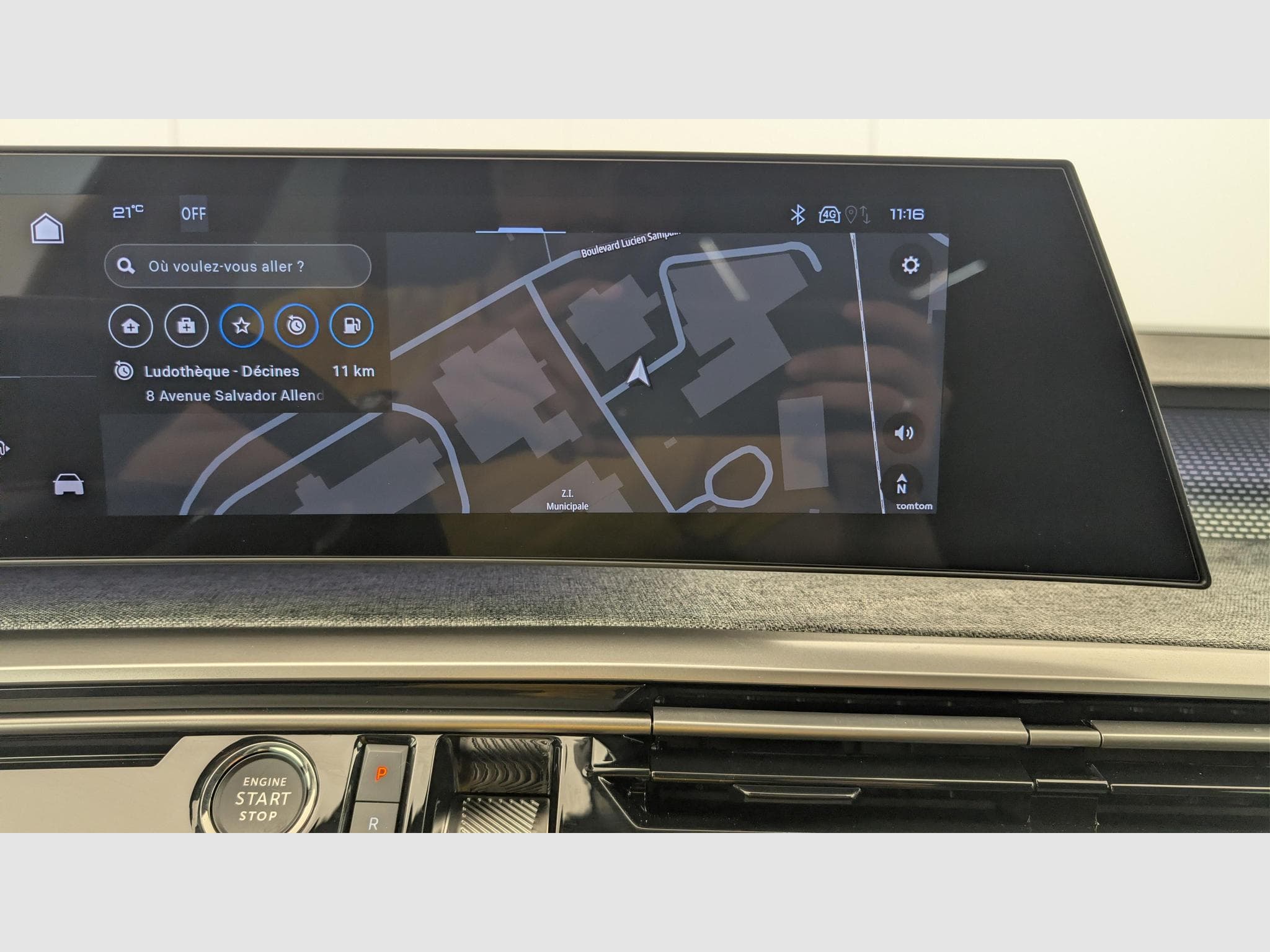 Peugeot 5008 HYBRID 145CH E-DCS6 GT (2025) - Photo 18