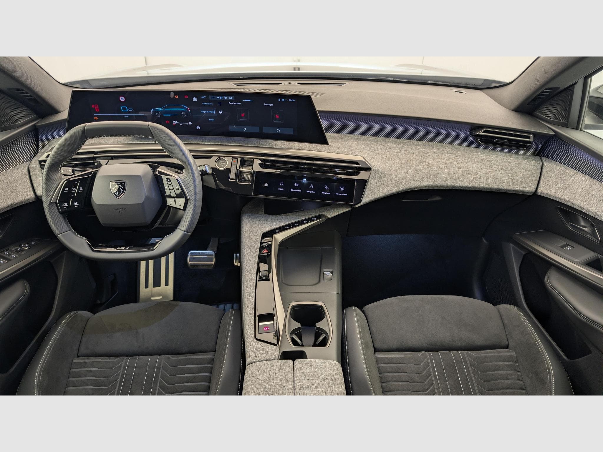 Peugeot 5008 HYBRID 145CH E-DCS6 GT (2025) - Photo 13