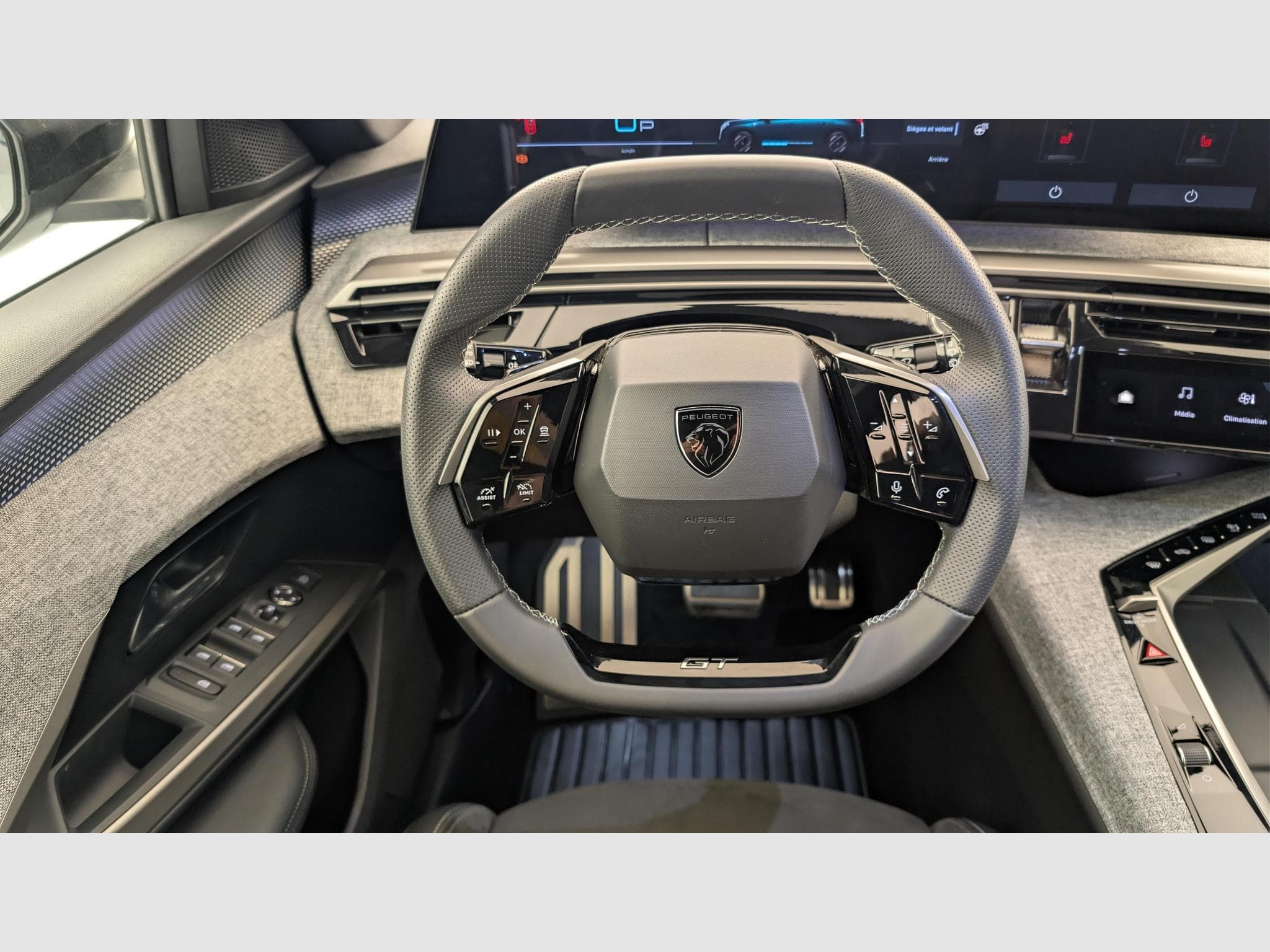 Peugeot 5008 HYBRID 145CH E-DCS6 GT (2025) - Photo 14