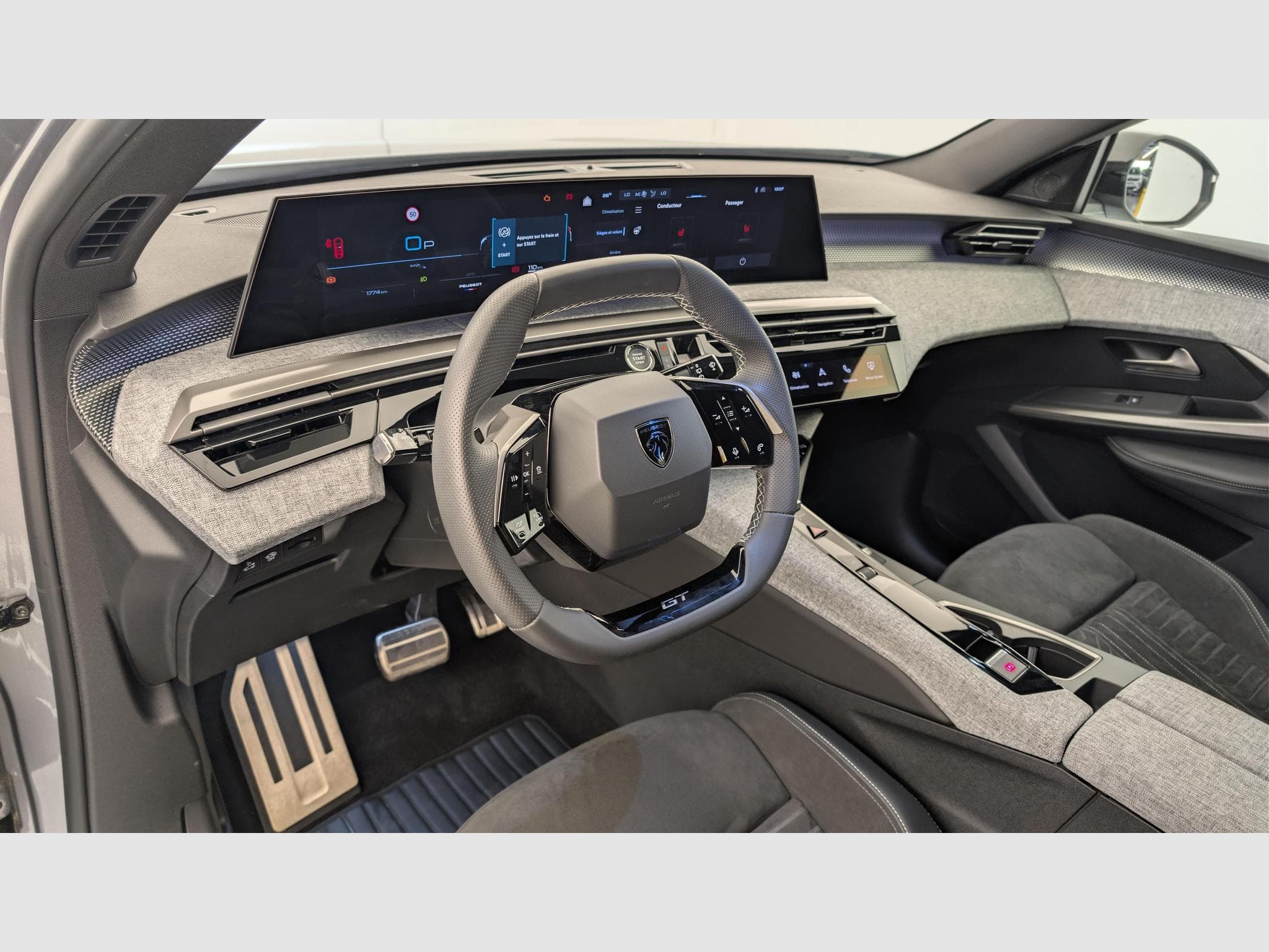 Peugeot 5008 HYBRID 145CH E-DCS6 GT (2025) - Photo 15