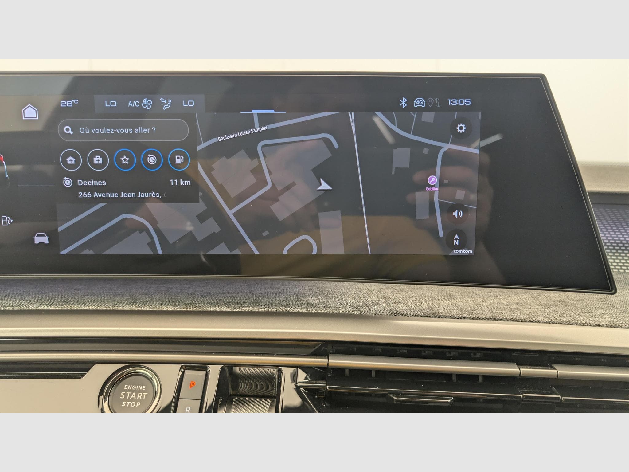 Peugeot 5008 HYBRID 145CH E-DCS6 GT (2025) - Photo 18