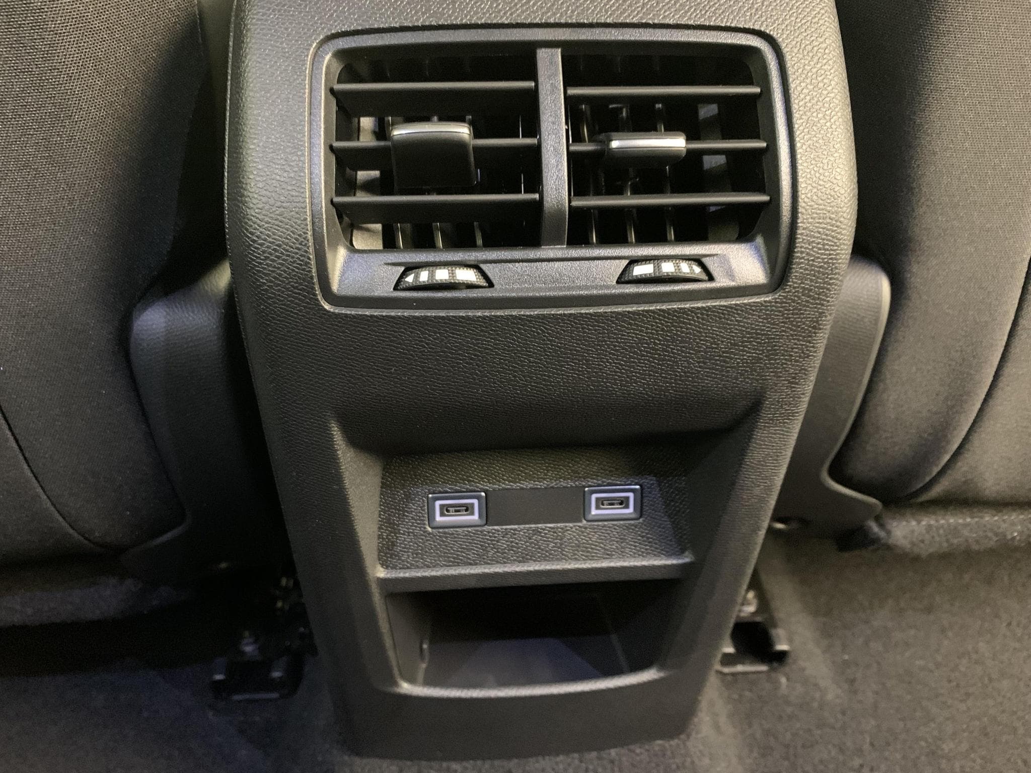Peugeot 308 NOUVELLE BLUEHDI 130CH S&S EAT8 ALLURE (2026) - Photo 17