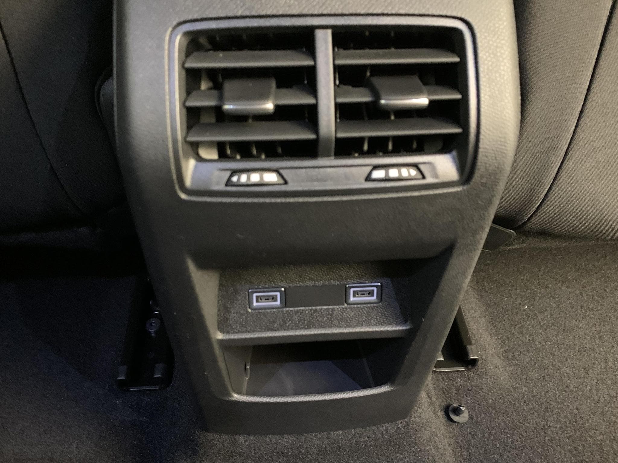 Peugeot 308 NOUVELLE BLUEHDI 130CH S&S EAT8 ALLURE (2026) - Photo 17