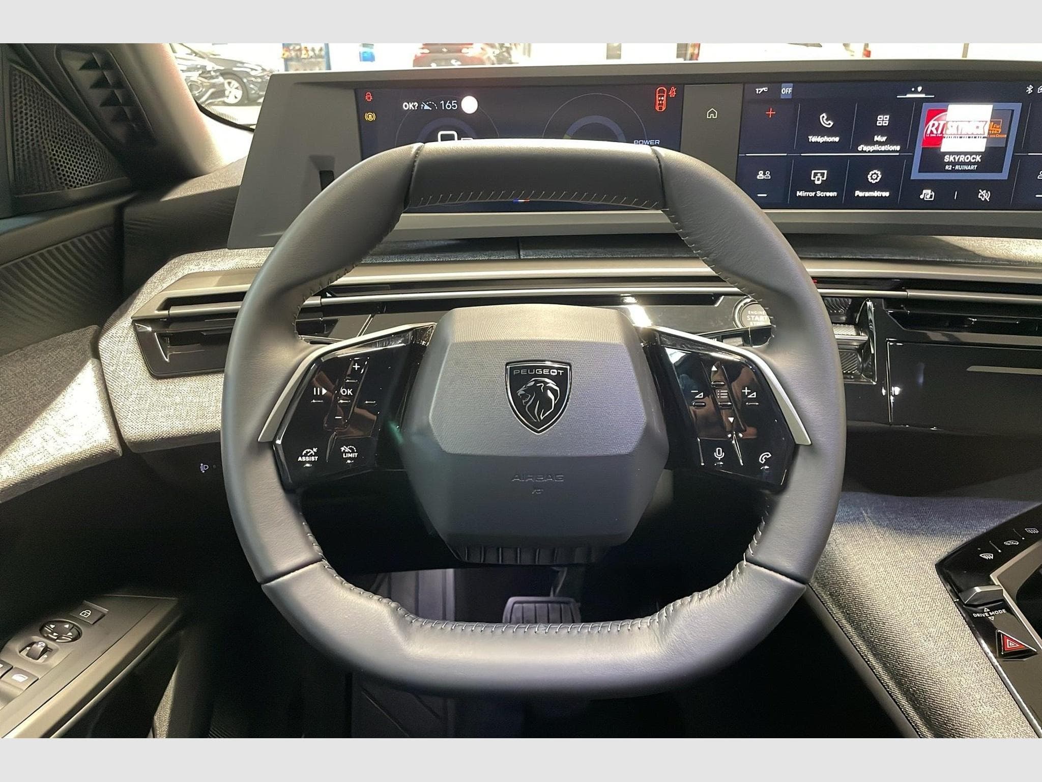 Peugeot 3008 Hybrid 145 e-DCS6 Allure (2025) - Photo 16