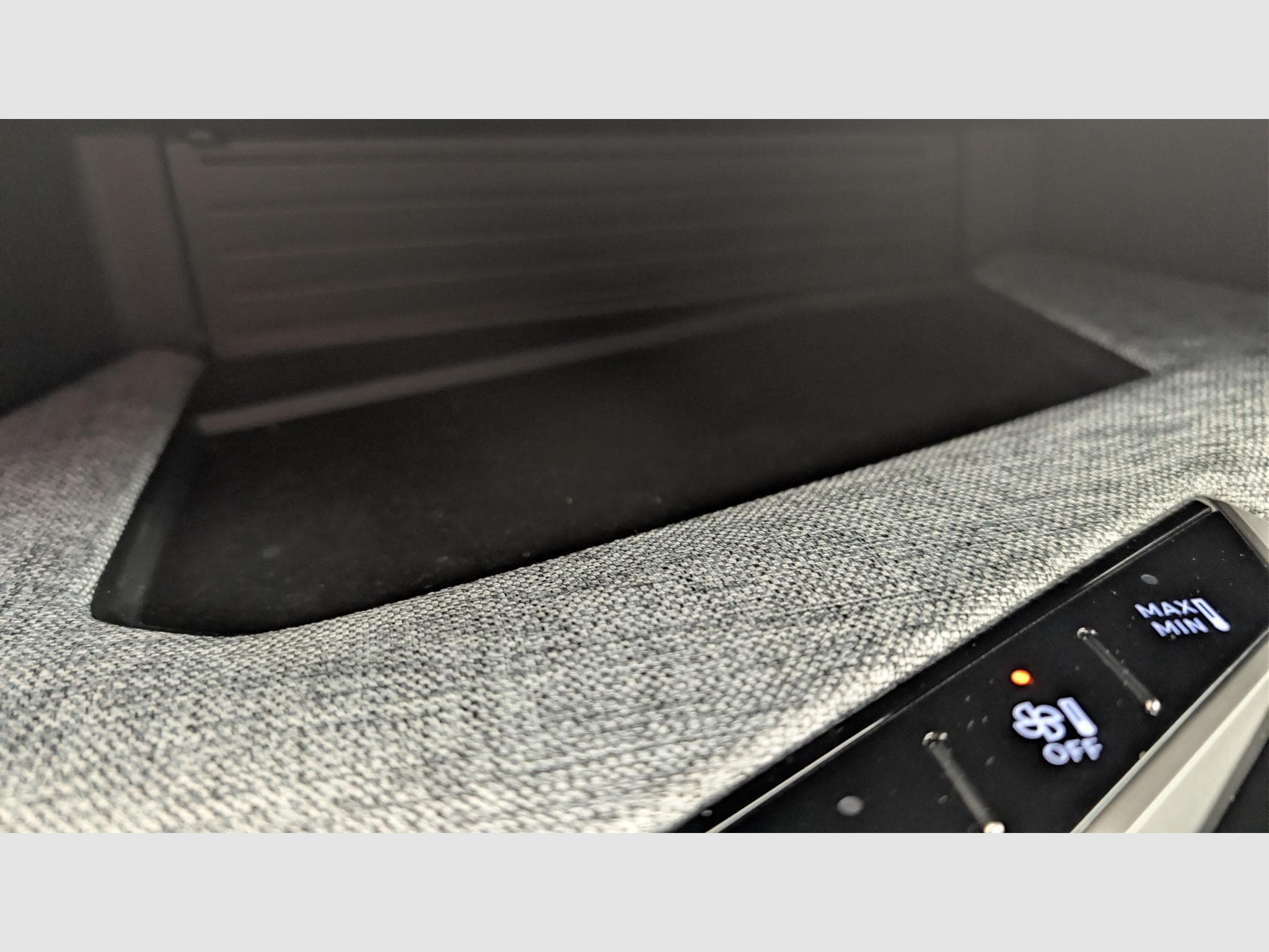 Peugeot 3008 Hybrid 145 e-DCS6 Allure (2025) - Photo 17