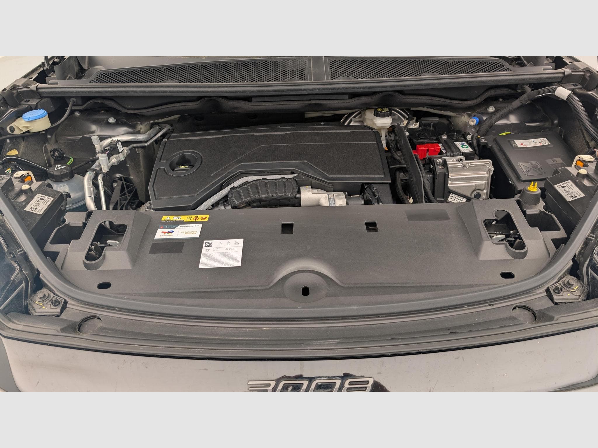 Peugeot 3008 Hybrid 145 e-DCS6 Allure (2025) - Photo 18