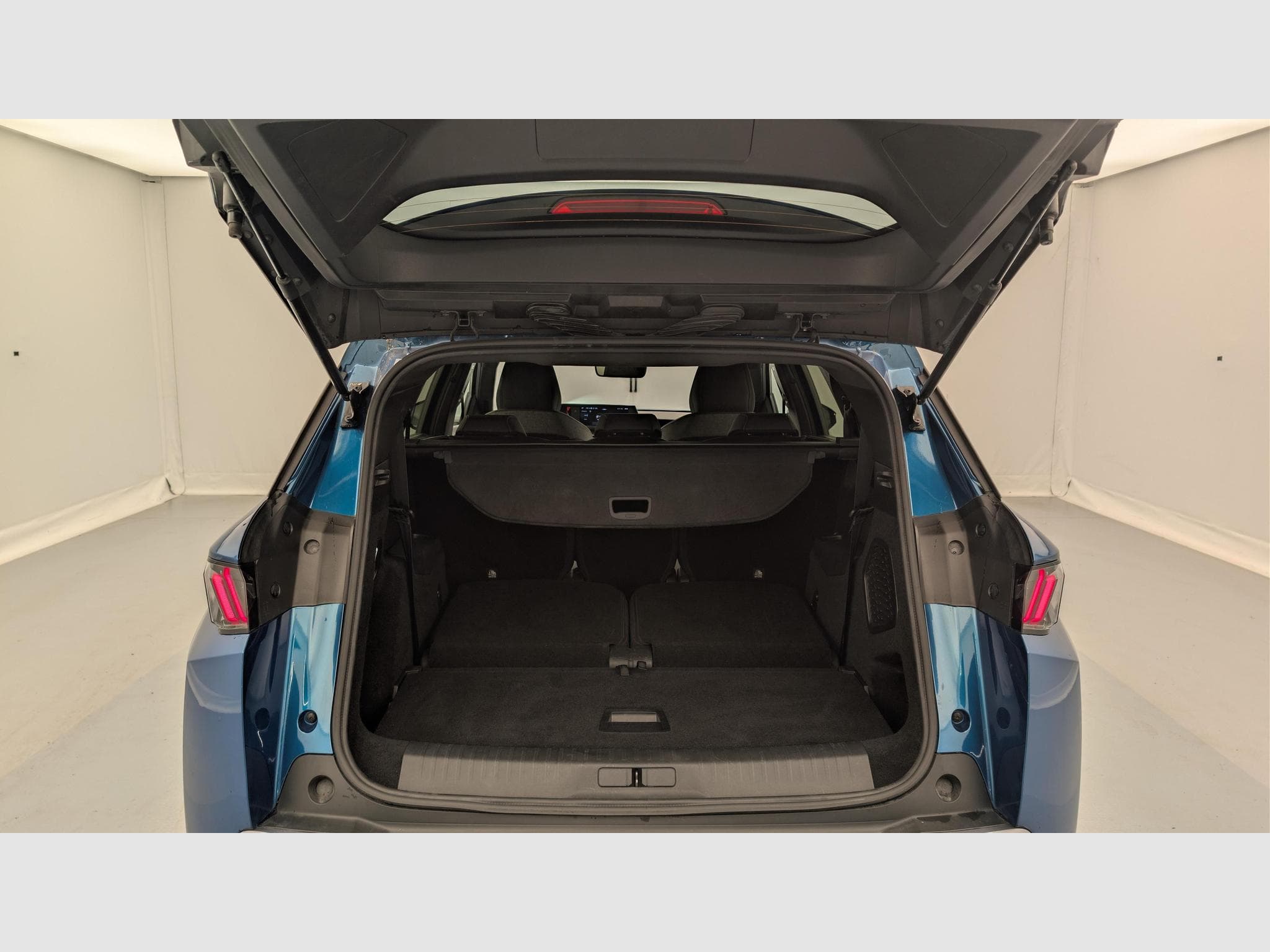 Peugeot 5008 HYBRID 145 CH E-DCS6 ALLURE (2025) - Photo 11
