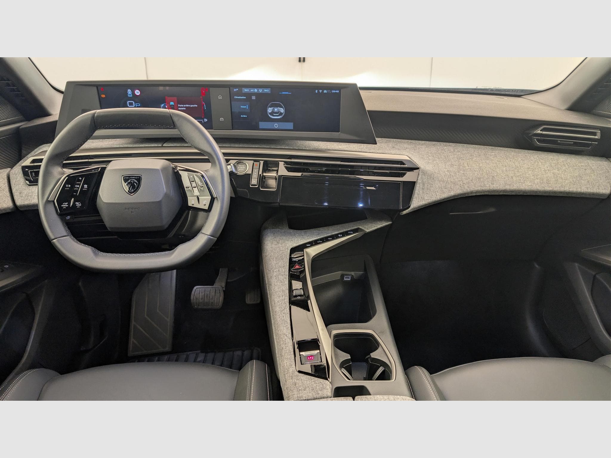 Peugeot 5008 HYBRID 145 CH E-DCS6 ALLURE (2025) - Photo 13