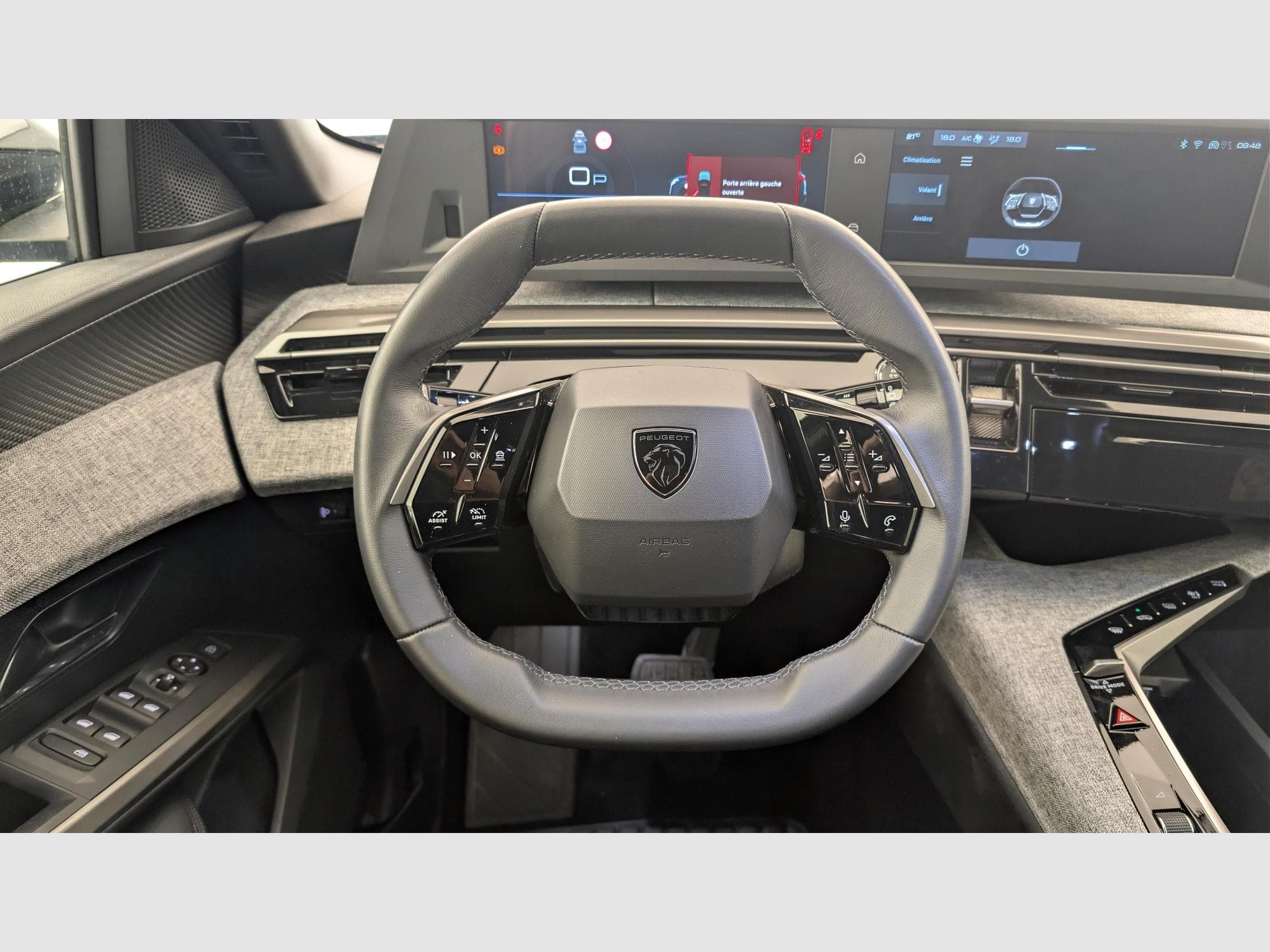 Peugeot 5008 HYBRID 145 CH E-DCS6 ALLURE (2025) - Photo 14