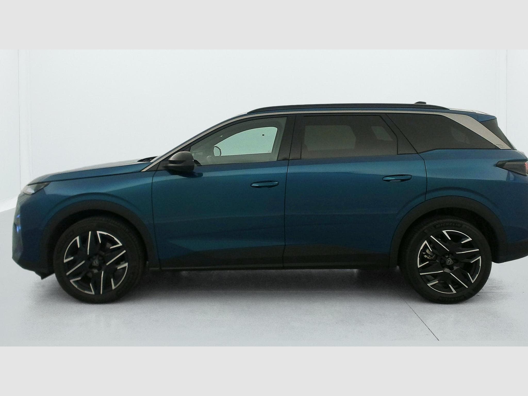 Peugeot 5008 HYBRID 145 CH E-DCS6 ALLURE (2025) - Photo 4