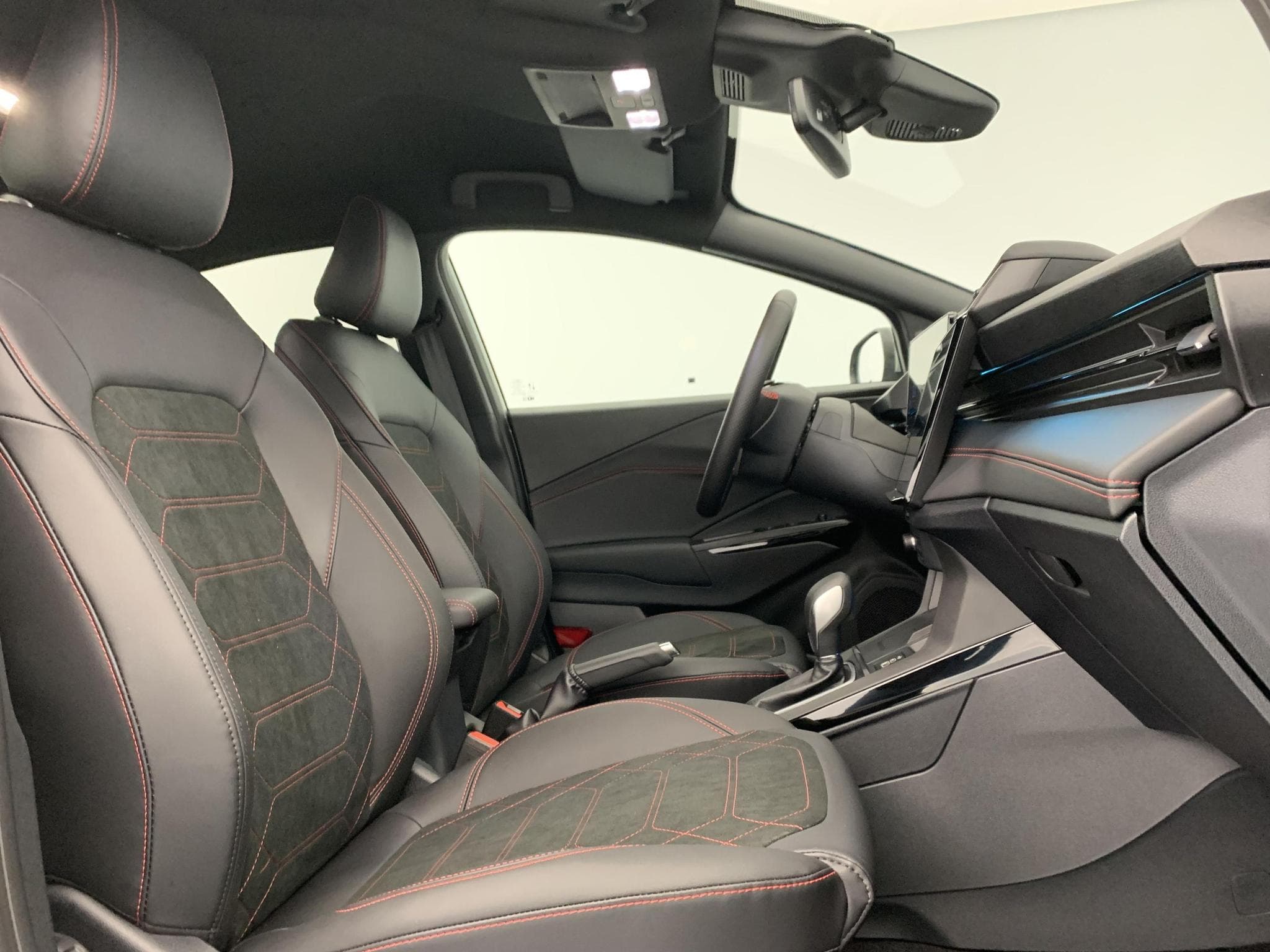 Ford PUMA 1.0 EcoBoost 125 ch mHEV S&S Powershift ST-Line X (2026) - Photo 9