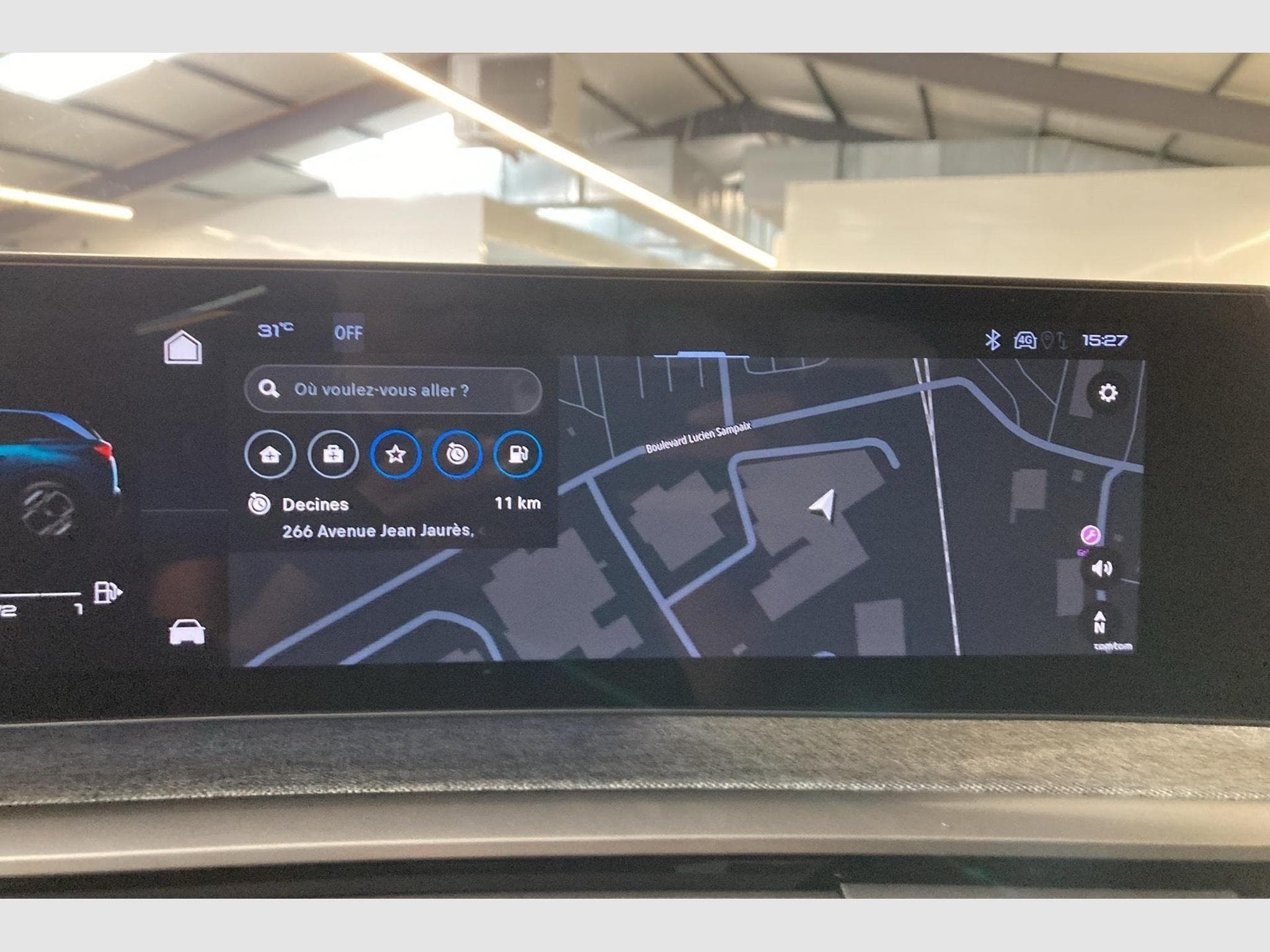 Peugeot 5008 Hybrid 136 e-DCS6 Allure (2025) - Photo 17