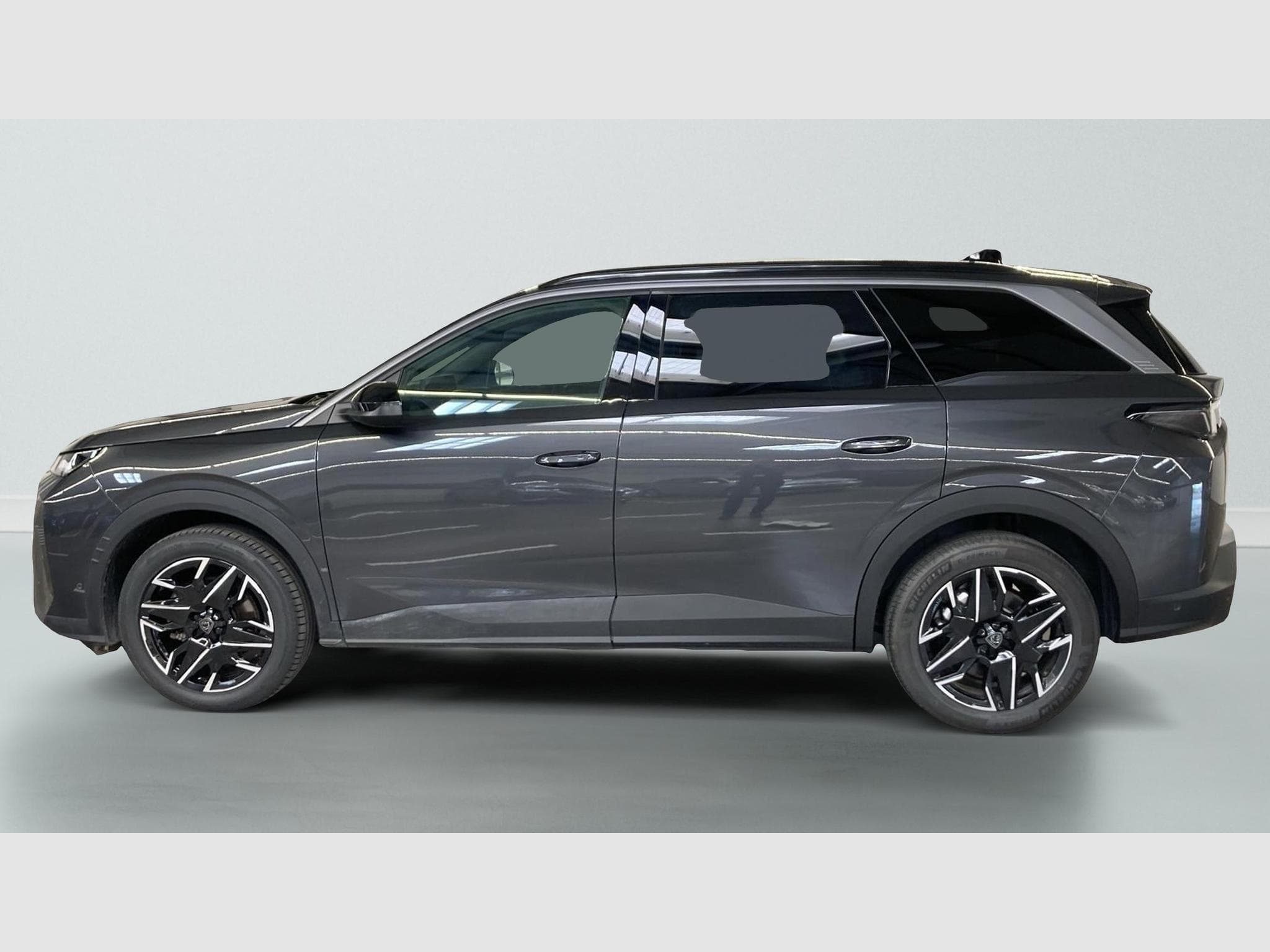 Peugeot 5008 Hybrid 136 e-DCS6 Allure (2025) - Photo 4