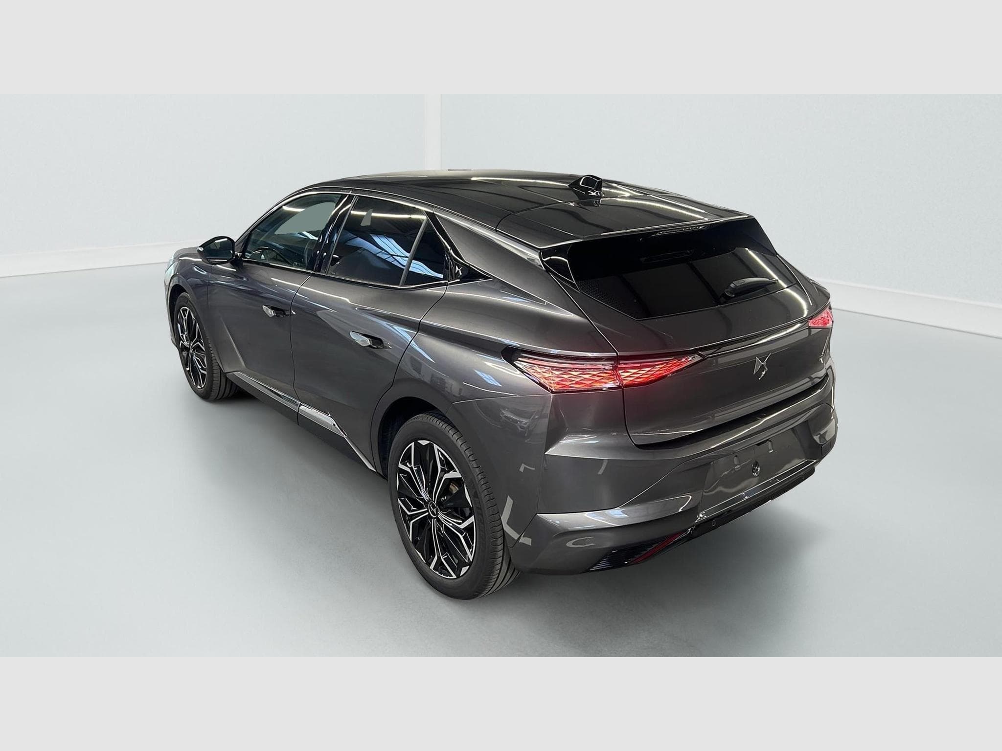 DS Automobiles DS4 BlueHDi 130 EAT8 Etoile - Alcantara (2024) - Photo 5