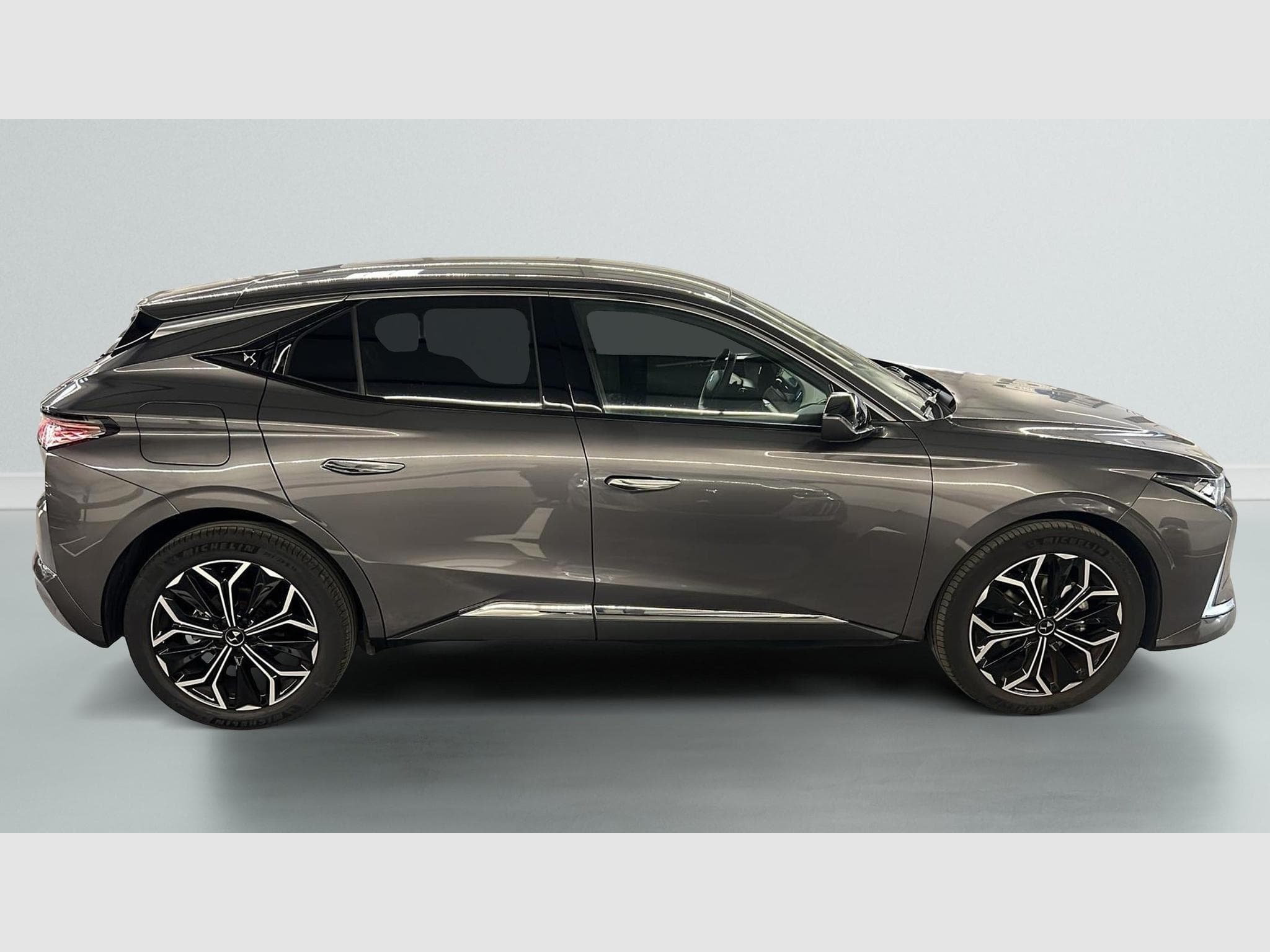 DS Automobiles DS4 BlueHDi 130 EAT8 Etoile - Alcantara (2024) - Photo 8