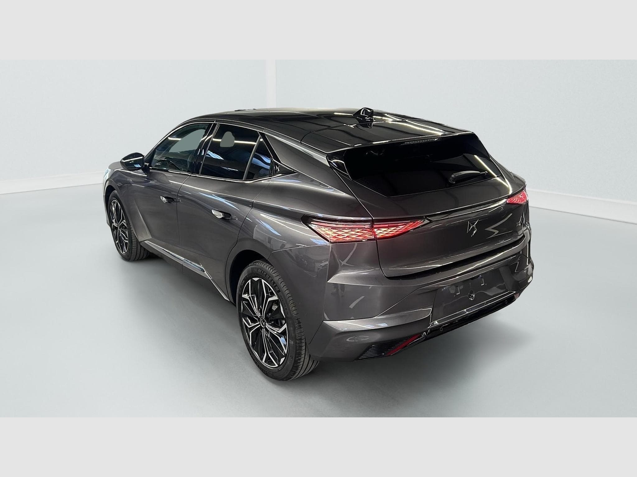 DS Automobiles DS4 BlueHDi 130 EAT8 Etoile - Alcantara (2024) - Photo 5