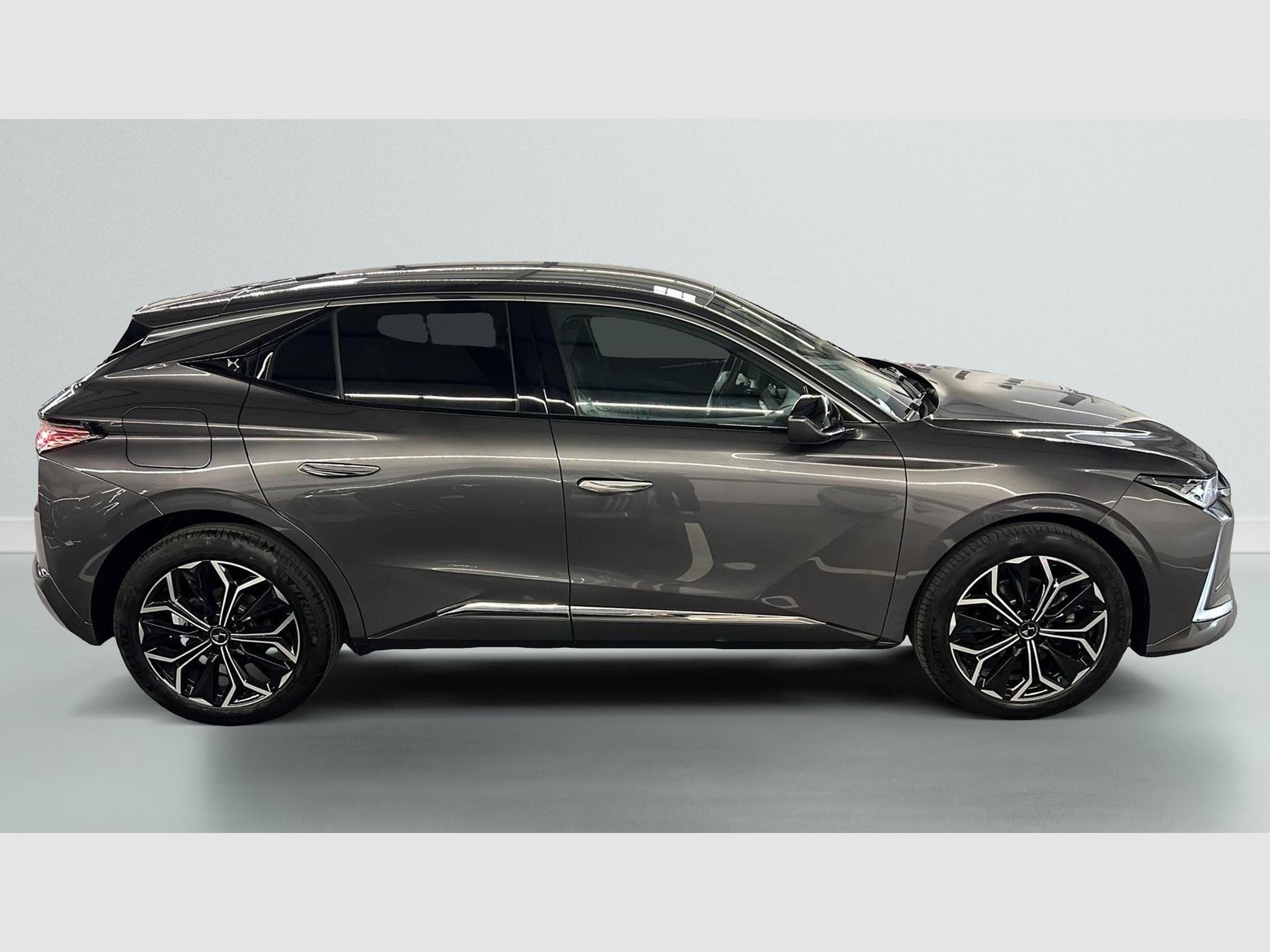DS Automobiles DS4 BlueHDi 130 EAT8 Etoile - Alcantara (2024) - Photo 8