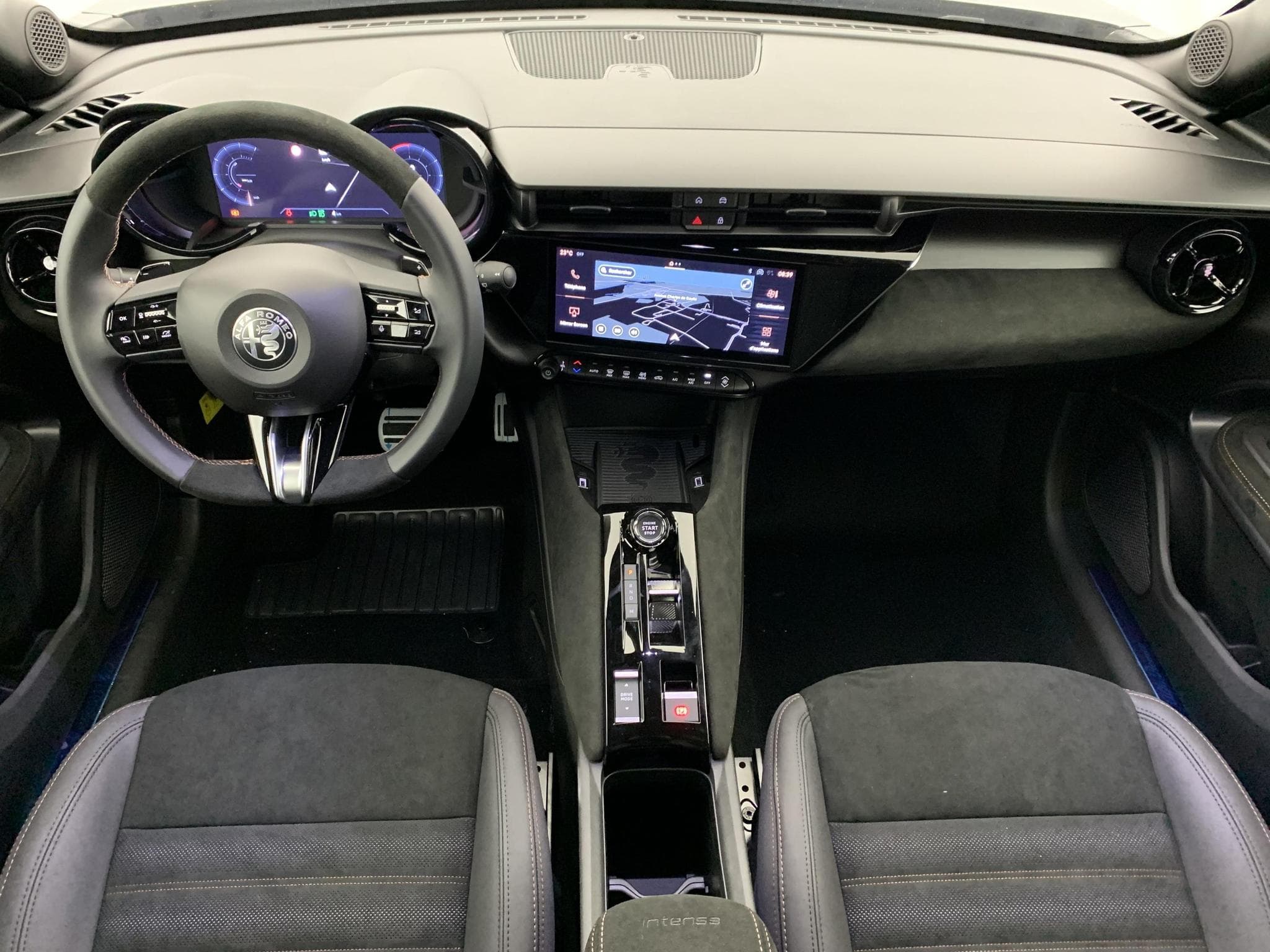 Alfa-Romeo Junior 1.2 Ibrida 145 ch eDCT6 Intensa (2026) - Foto 12