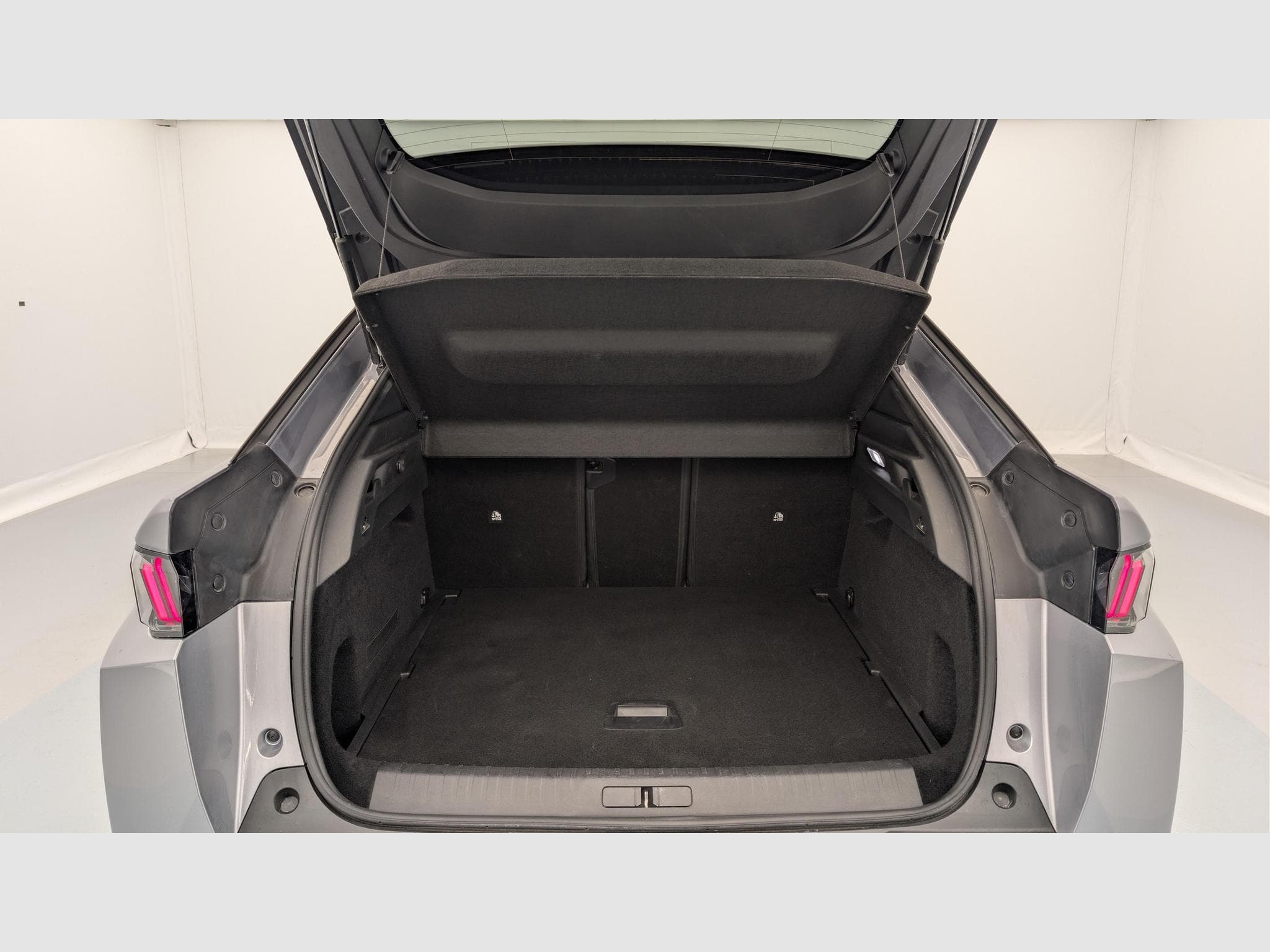 Peugeot 3008 Hybrid 136 e-DCS6 Allure (2024) - Photo 11