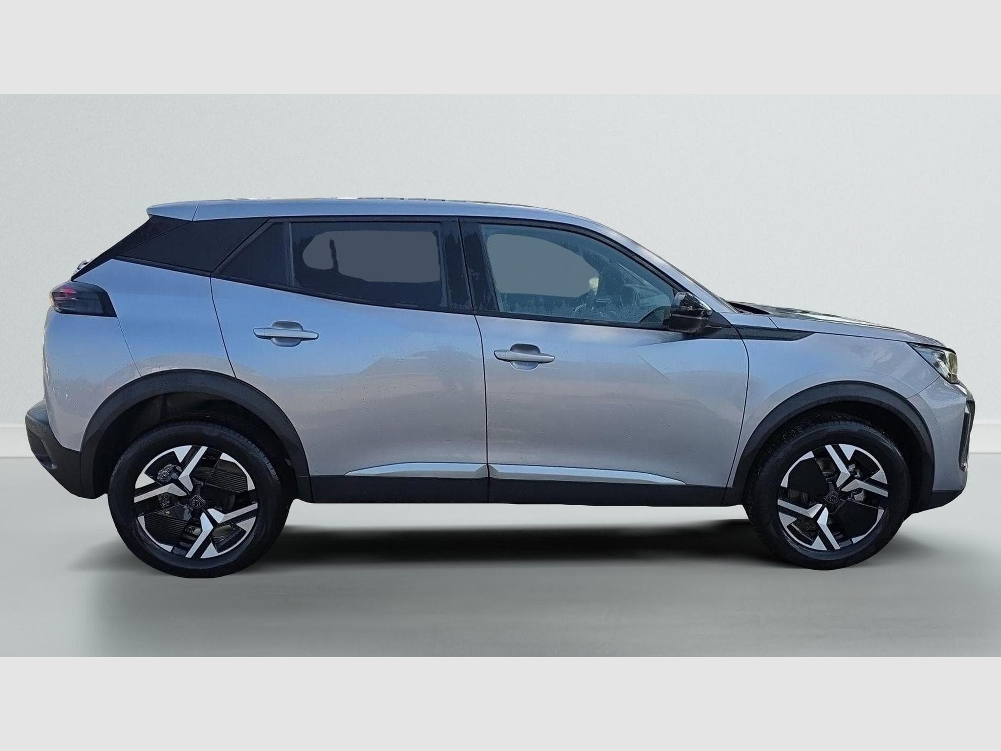 Peugeot 2008 Hybrid 145 e-DCS6 Allure (2026) - Photo 8