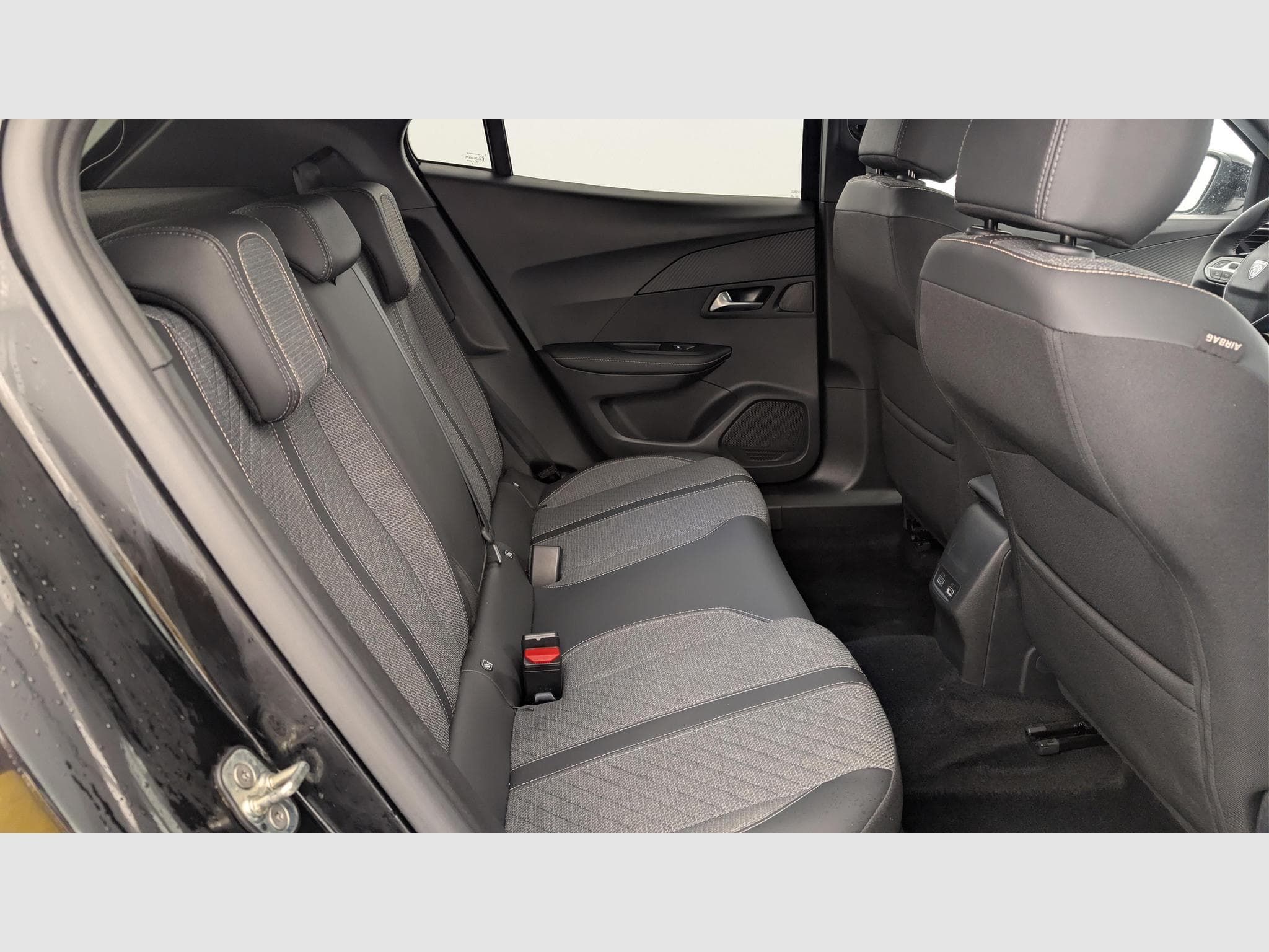 Peugeot 2008 ELECTRIQUE 50 kWh 136 ch Allure (2025) - Photo 10