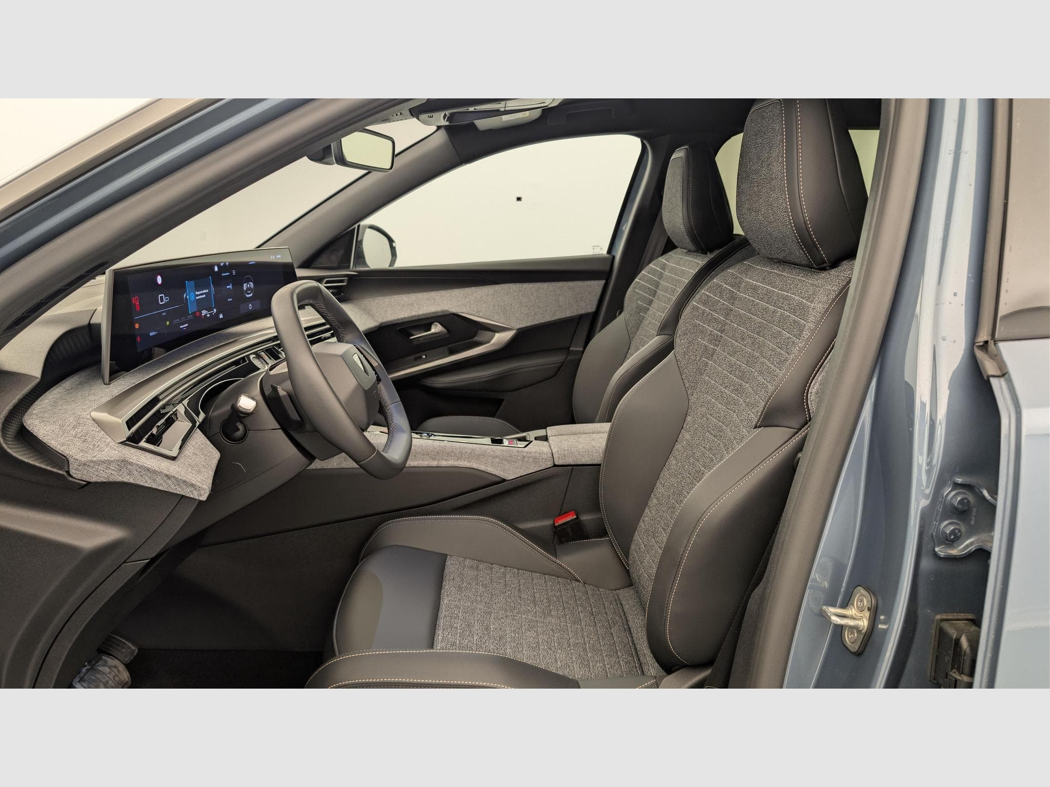 Peugeot 5008 HYBRID 145 CH E-DCS6 ALLURE (2025) - Photo 16