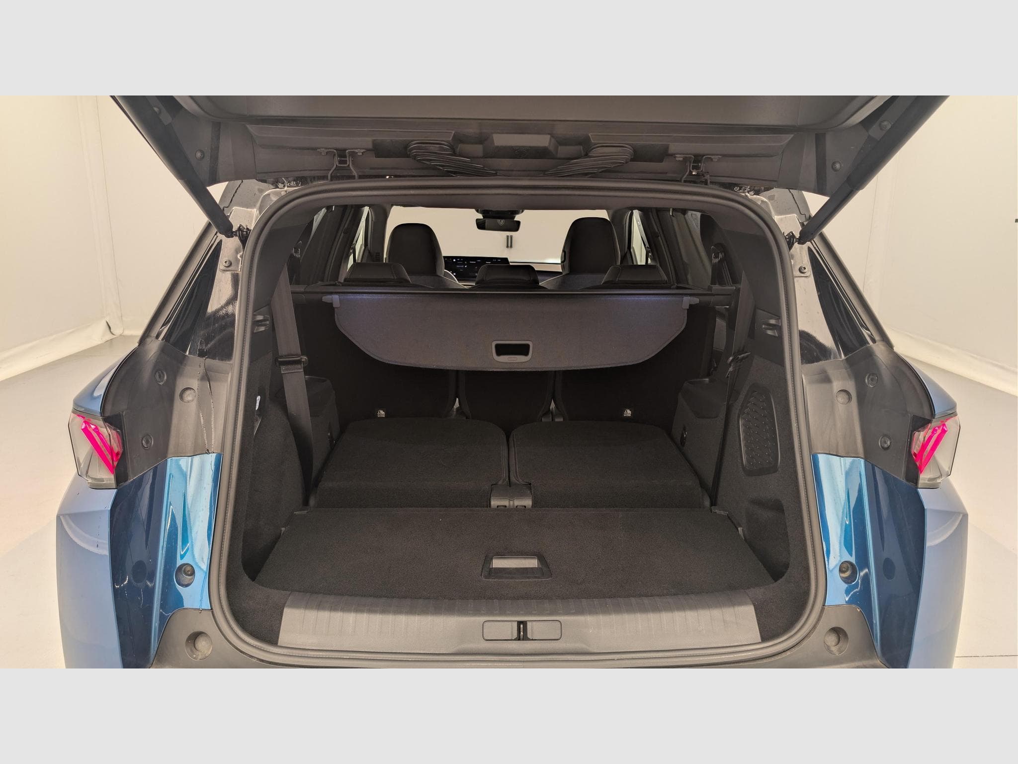 Peugeot 5008 HYBRID 145CH E-DCS6 GT (2025) - Photo 11
