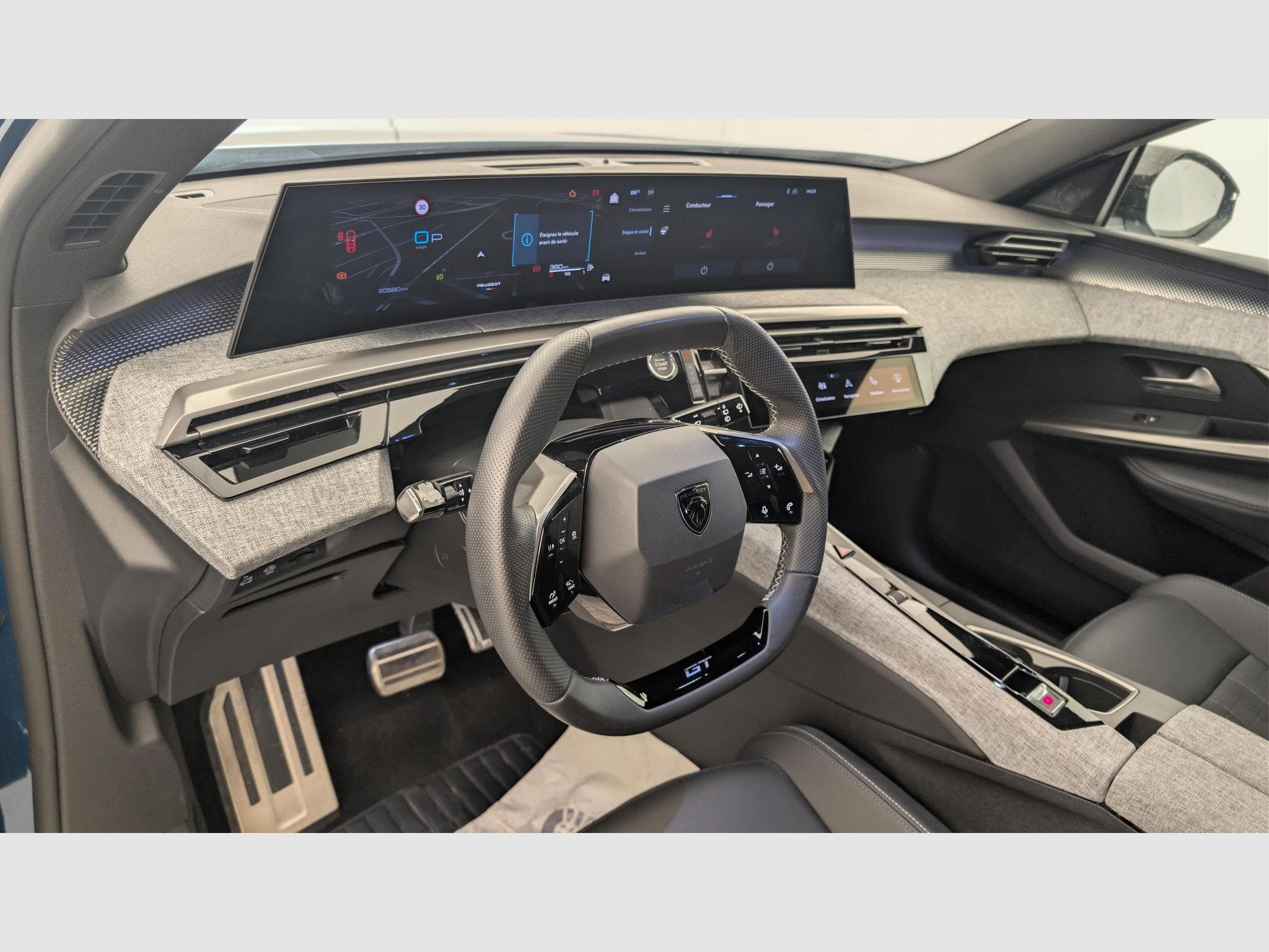 Peugeot 5008 HYBRID 145CH E-DCS6 GT (2025) - Photo 14