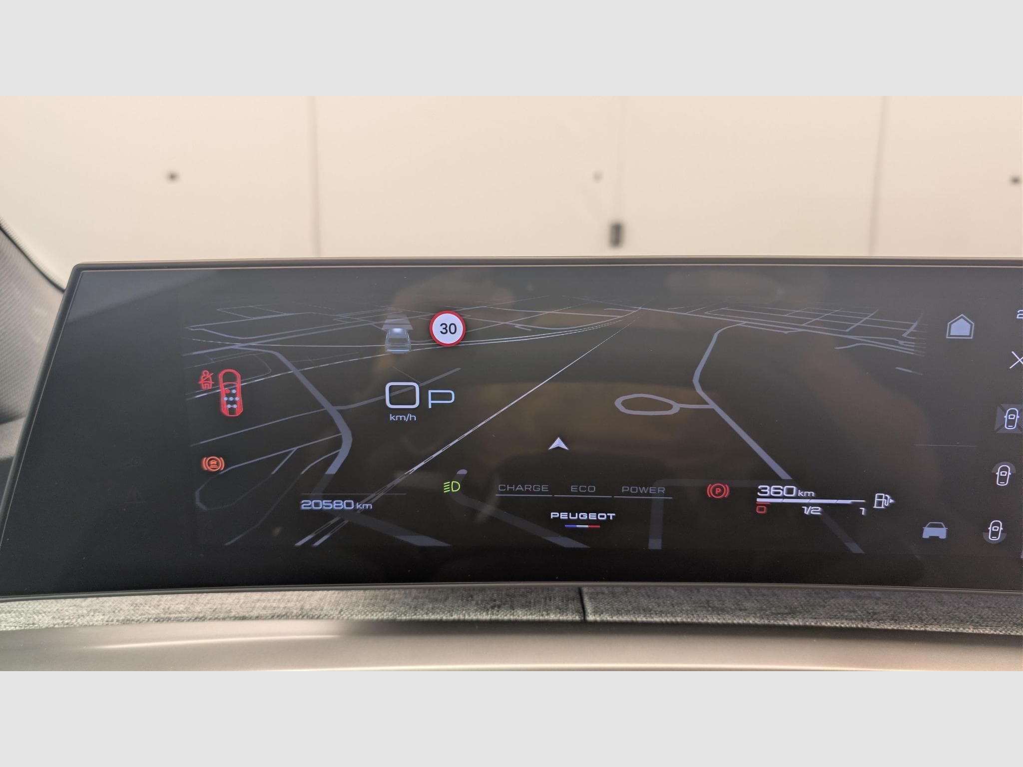 Peugeot 5008 HYBRID 145CH E-DCS6 GT (2025) - Photo 17