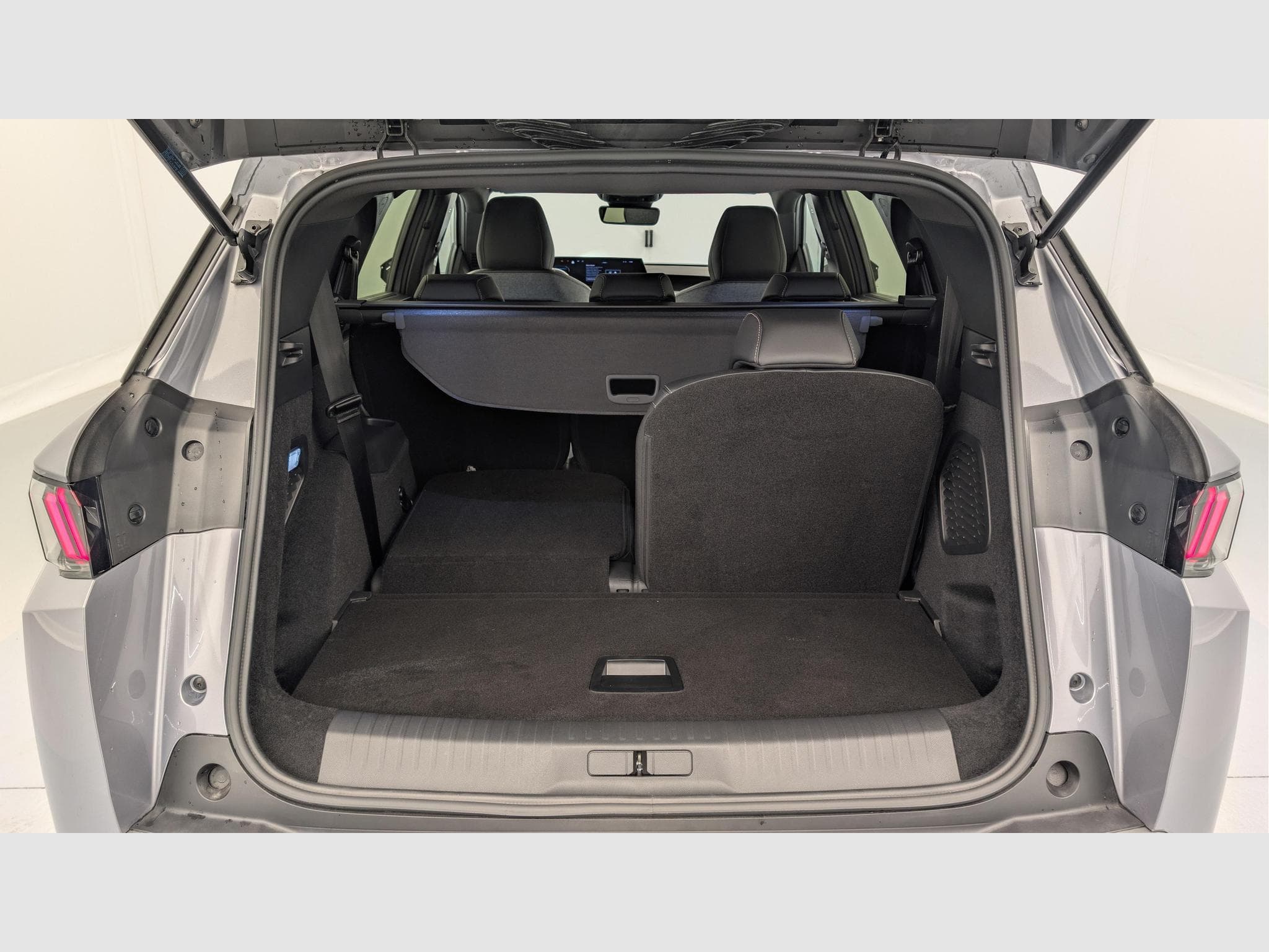 Peugeot 5008 HYBRID 145 CH E-DCS6 ALLURE (2025) - Photo 11