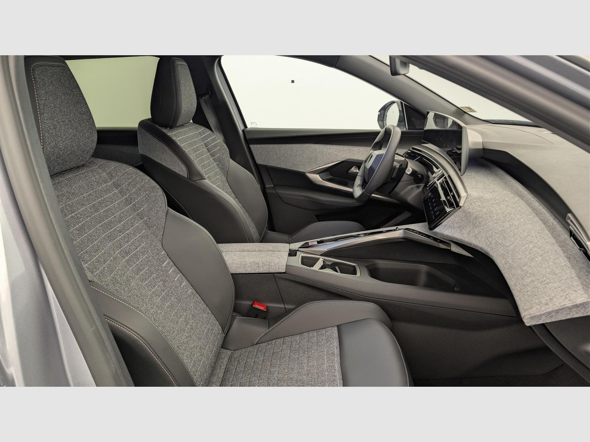 Peugeot 5008 HYBRID 145 CH E-DCS6 ALLURE (2025) - Photo 9
