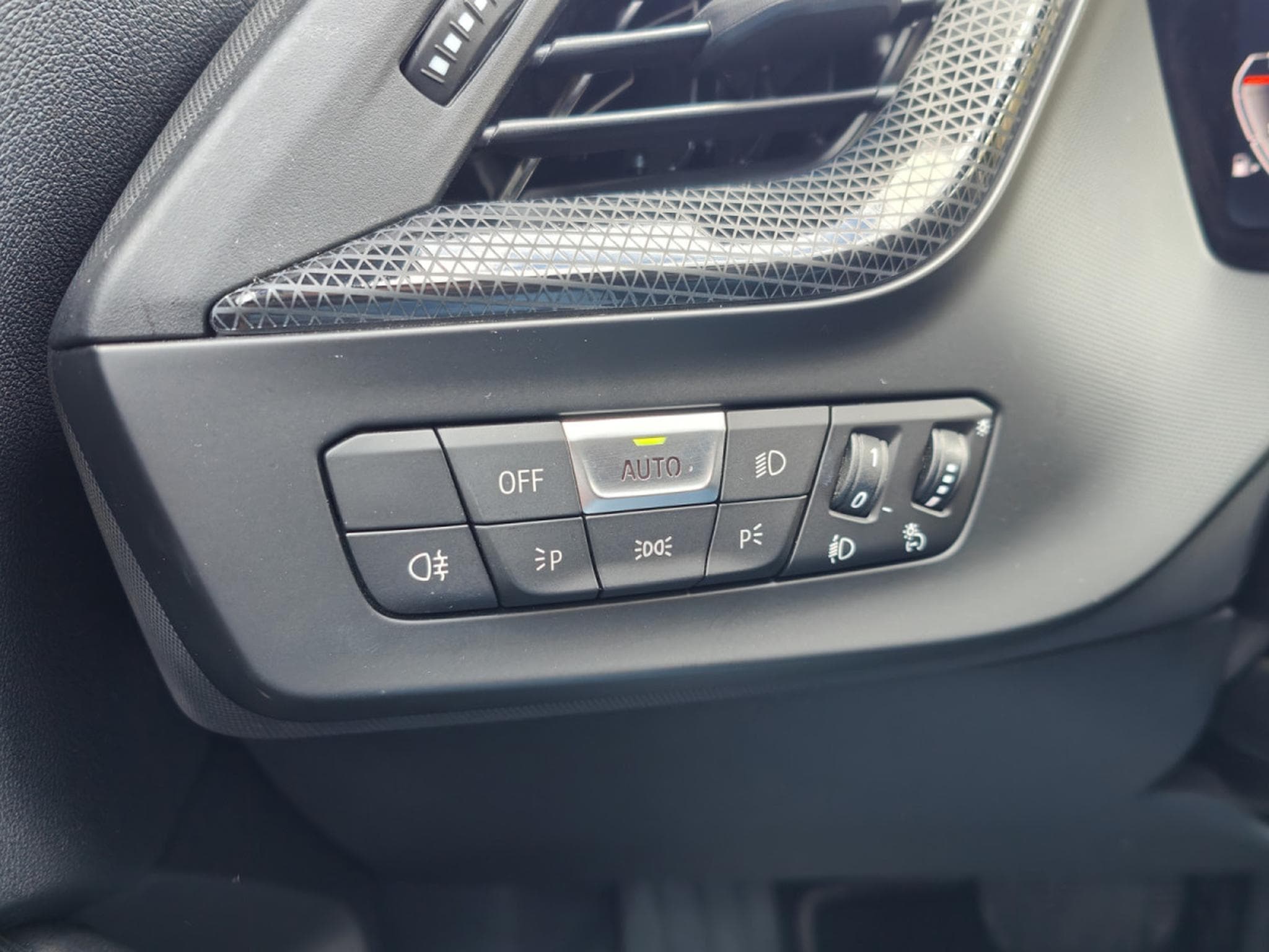 BMW 118 118iA CARPLAY SIEGES SPORT CHAUFF GPS BLUETOOTH (2023) - Foto 21