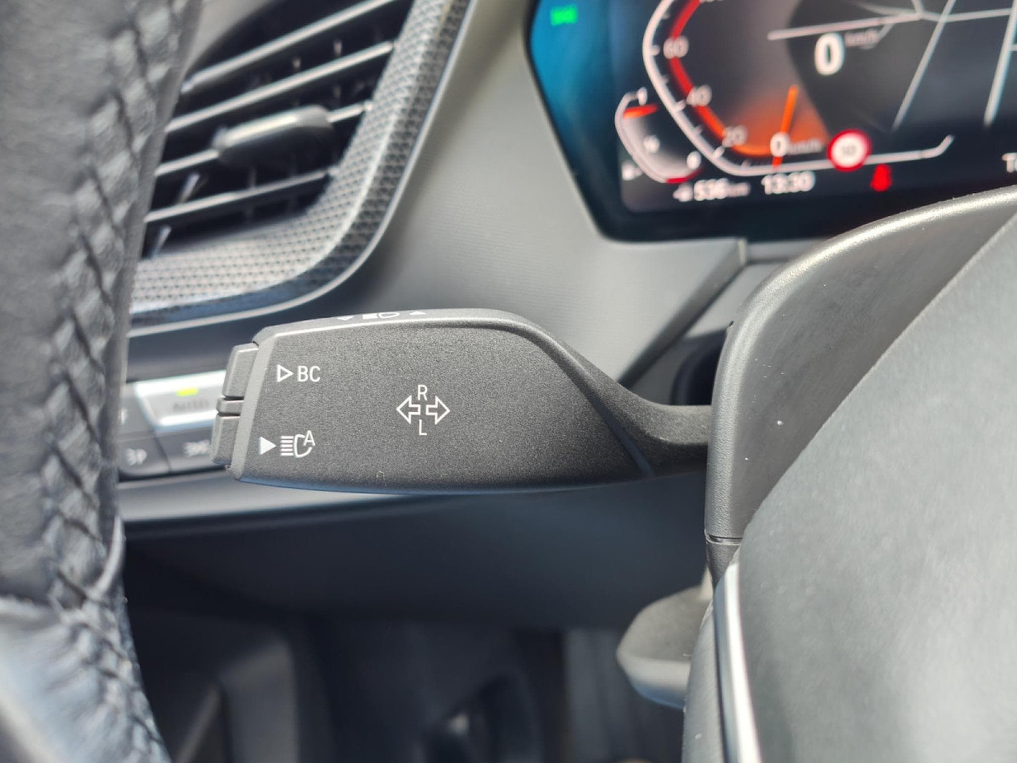 BMW 118 118iA CARPLAY SIEGES SPORT CHAUFF GPS BLUETOOTH (2023) - Foto 23