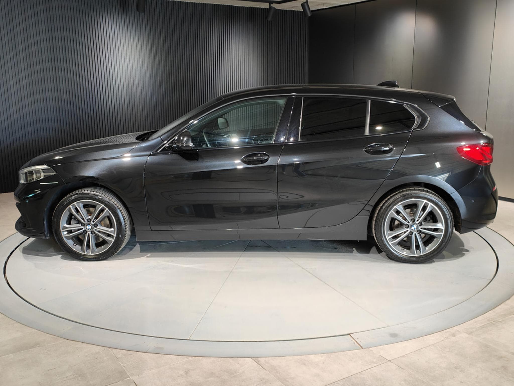 BMW 118 118iA CARPLAY SIEGES SPORT CHAUFF GPS BLUETOOTH (2023) - Foto 5