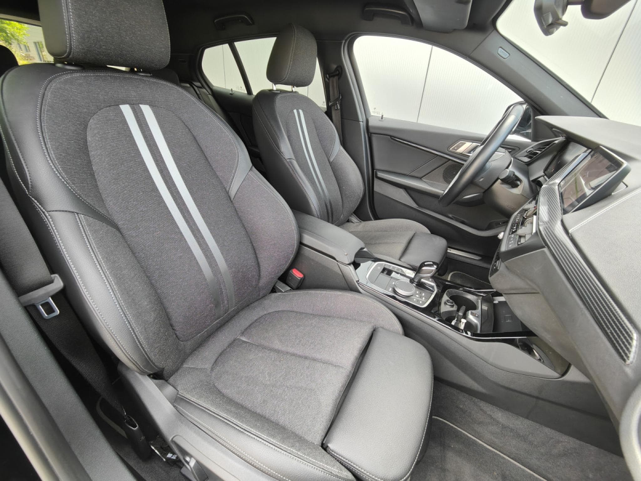 BMW 118 118iA CARPLAY SIEGES SPORT CHAUFF GPS BLUETOOTH (2023) - Foto 7