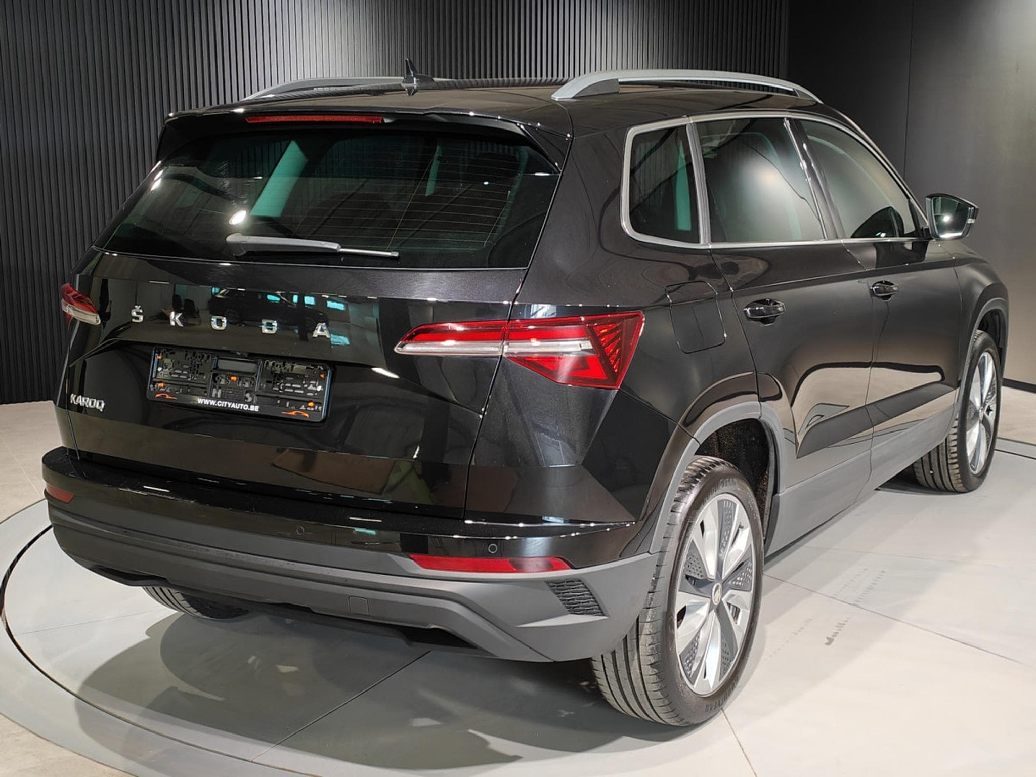 Skoda Karoq 2.0 TDI DSG CARPLAY GPS CAMERA ATTELAGE (2023) - Foto 3