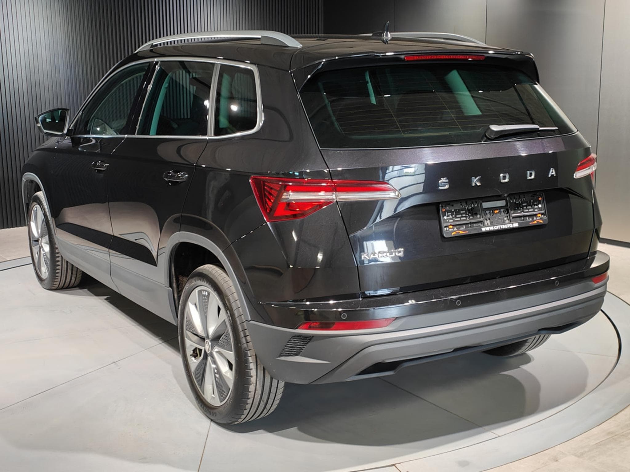 Skoda Karoq 2.0 TDI DSG CARPLAY GPS CAMERA ATTELAGE (2023) - Foto 4