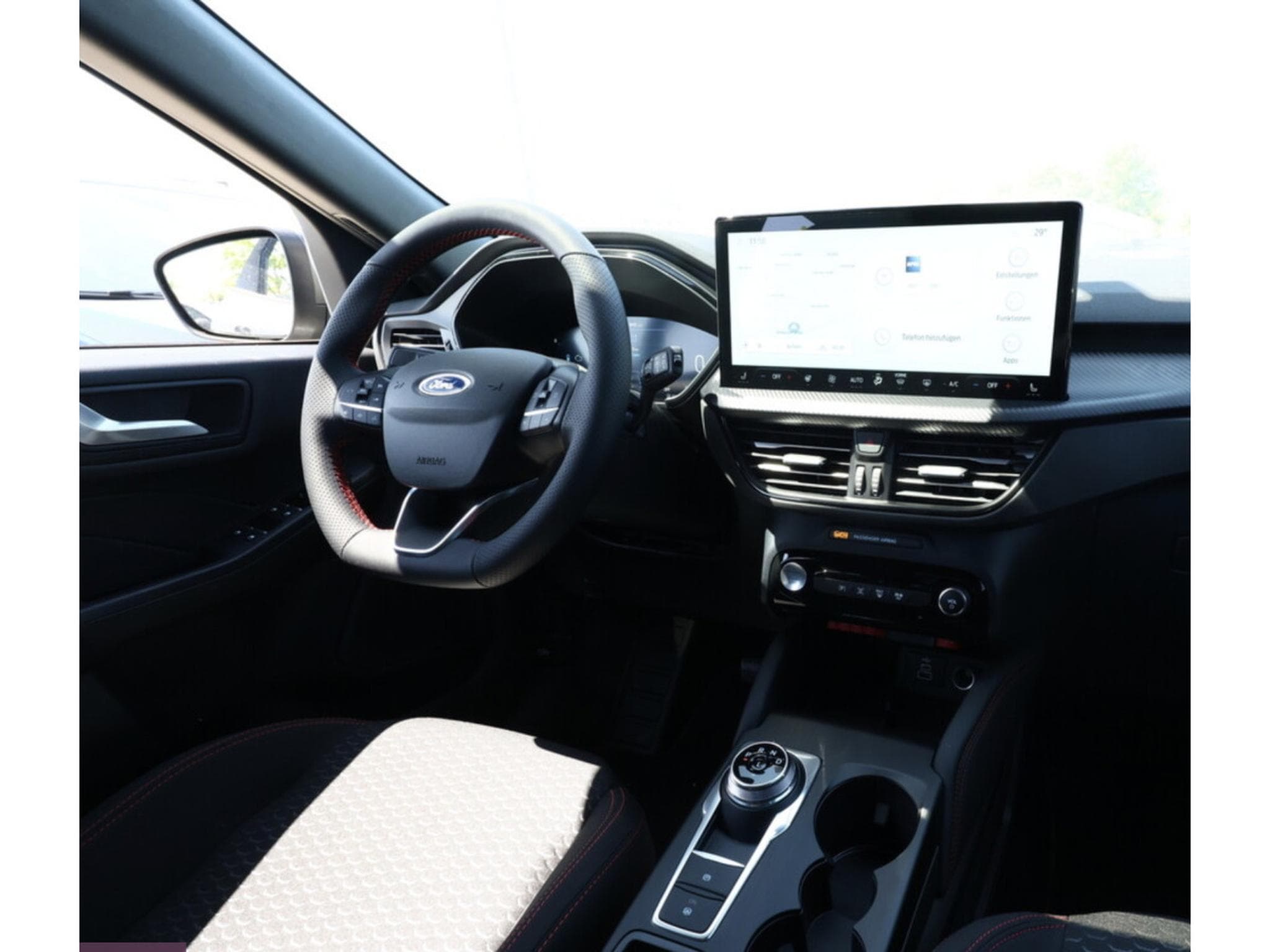 Ford Kuga ST-LINE FHEV Automatique 180 cv (2025) - Photo 7