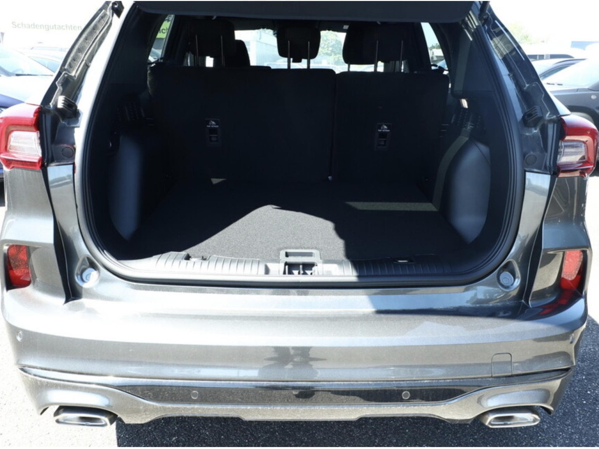 Ford Kuga ST-LINE FHEV Automatique 180 cv (2025) - Photo 9