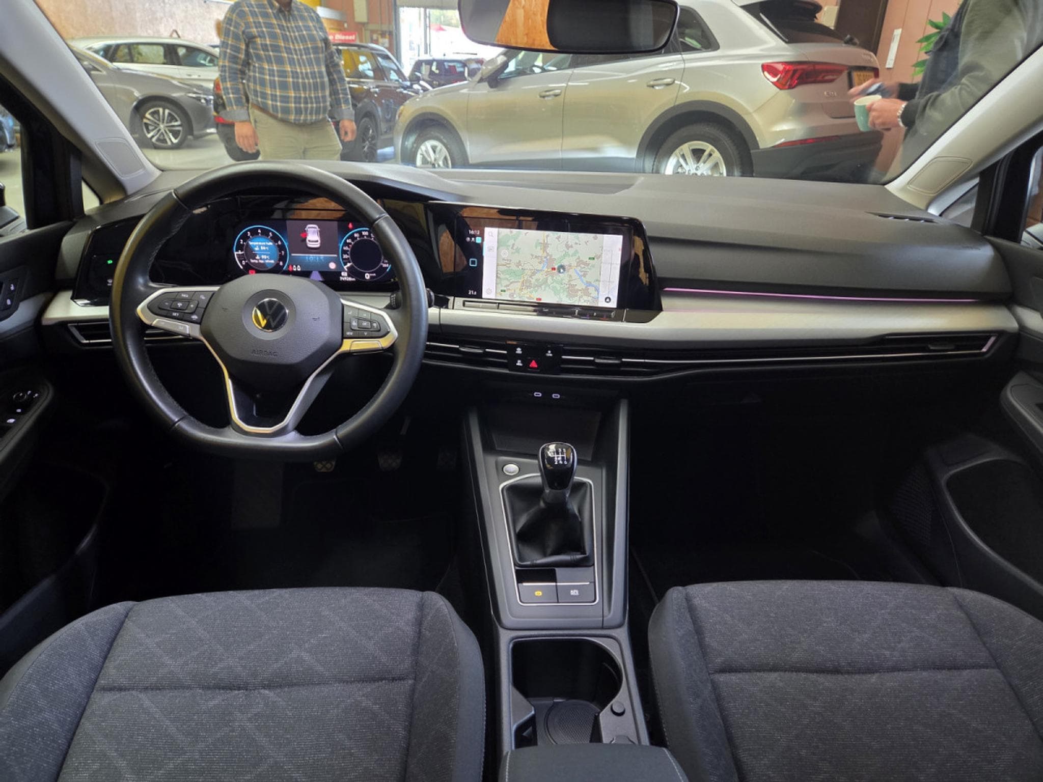 VW Golf 1.0TSI 110CV LIFE (2022) - Foto 8