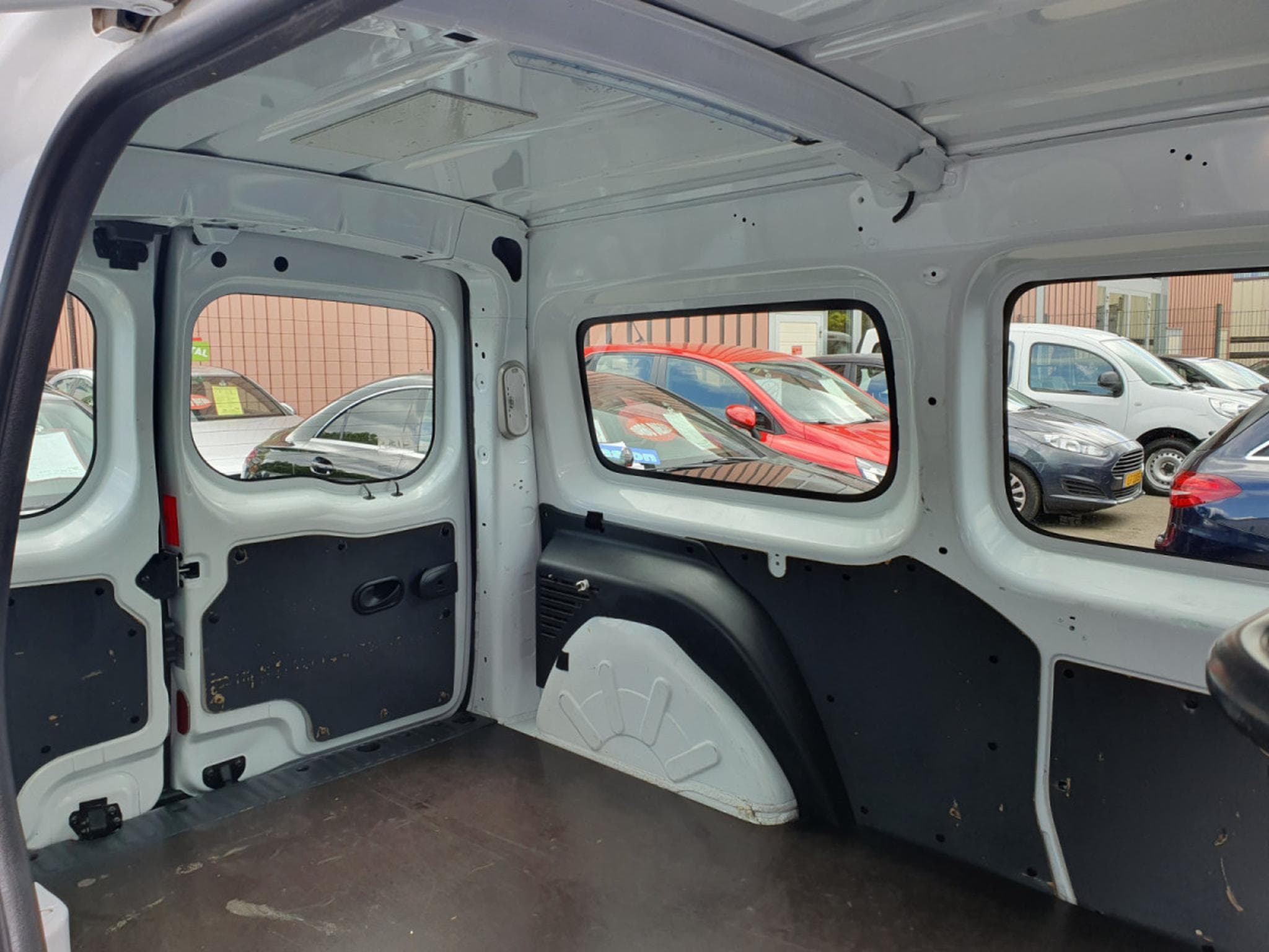 Renault Kangoo EXPRESS MAXI BLUE CONFORT 95CV (2020) - Foto 17