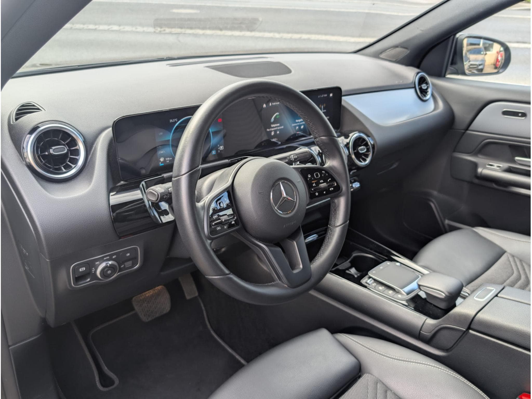 Mercedes GLA 200 163CV 7G-TRONIC * GARANTIE CONSTRUCTEUR * (2023) - Photo 3