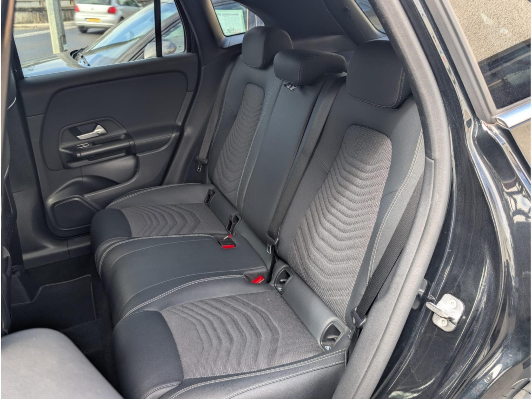 Mercedes GLA 200 163CV 7G-TRONIC * GARANTIE CONSTRUCTEUR * (2023) - Photo 8