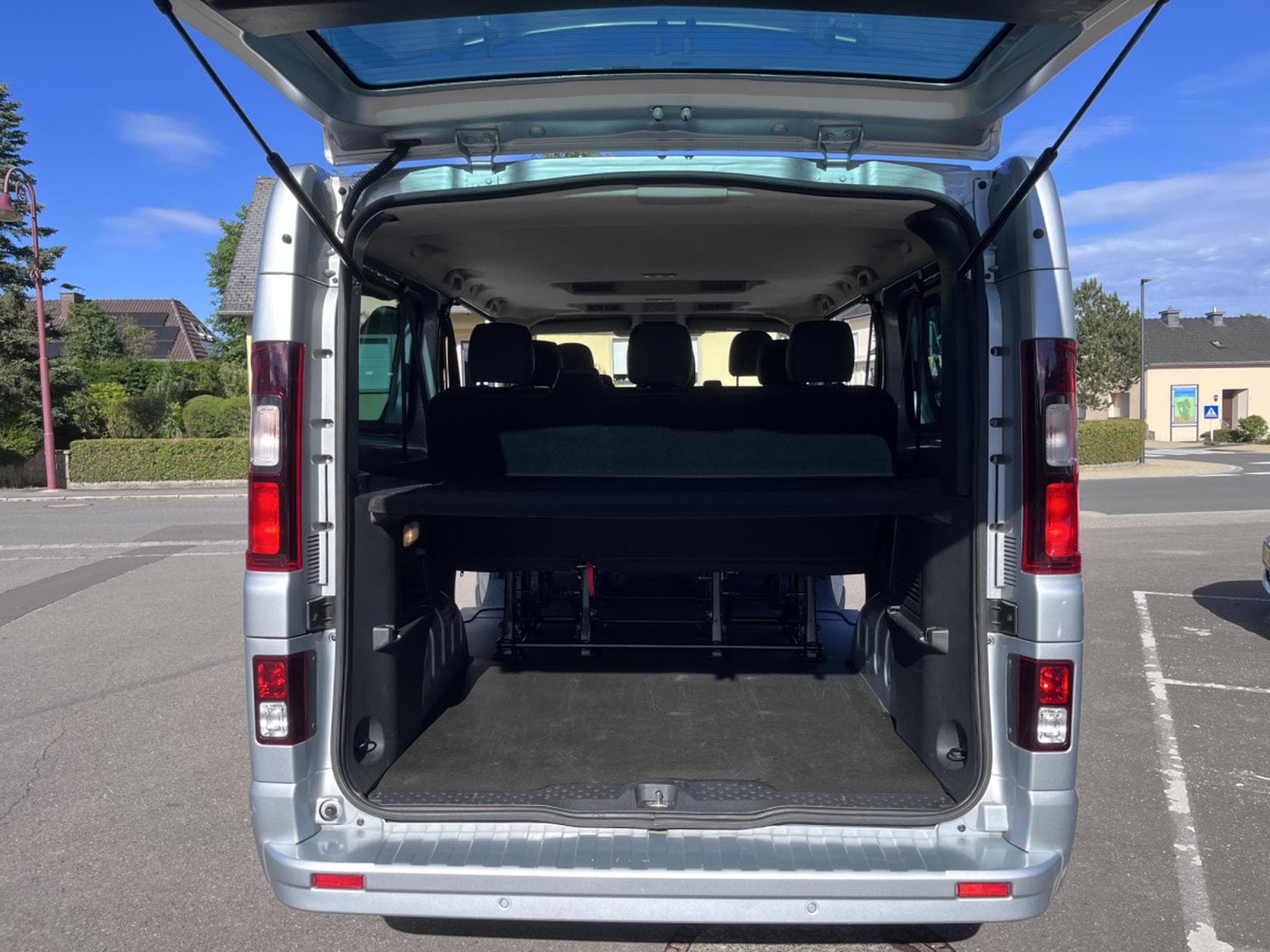Nissan Primastar 2.0dci 110 Kombi L2H1 3,0t Navi Camera Carplay 9 places (2025) - Photo 27