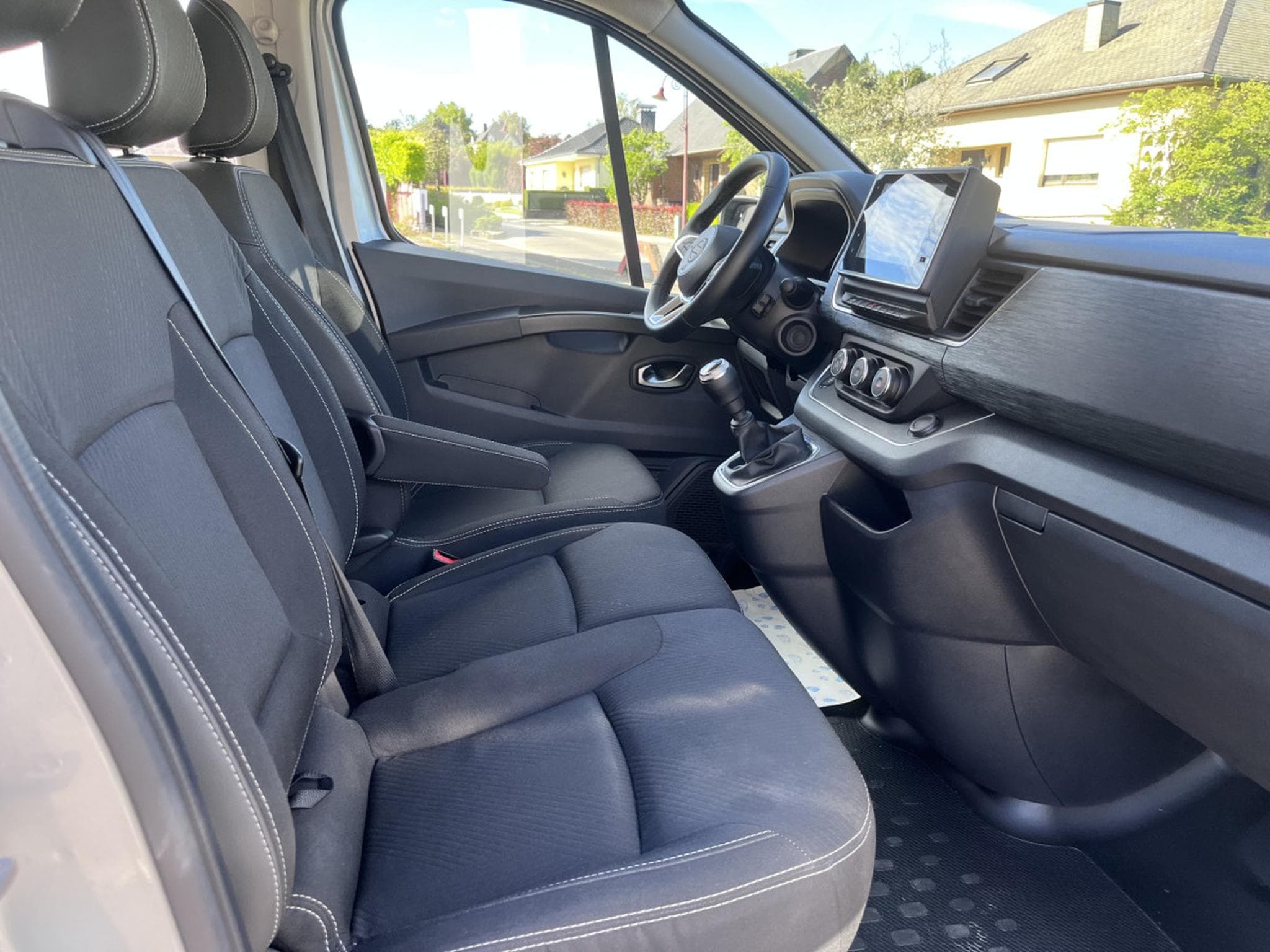 Nissan Primastar 2.0dci 110 Kombi L2H1 3,0t Navi Camera Carplay 9 places (2025) - Photo 9