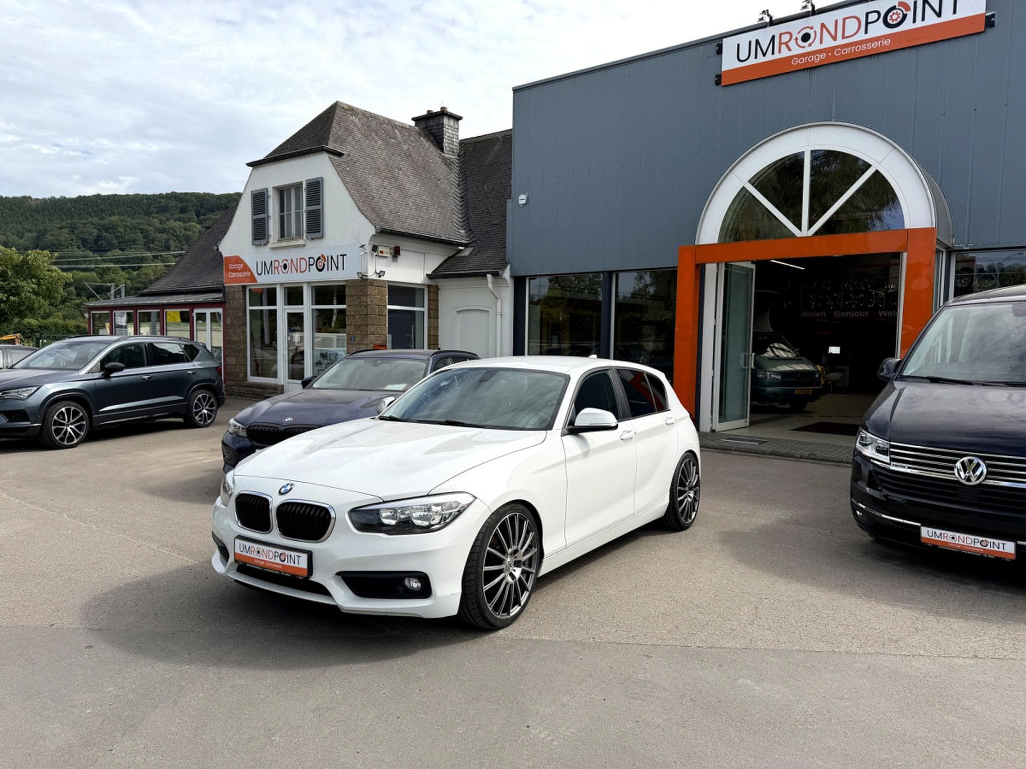 BMW 118 i Advantage Clime, Radar de recul, Sièges chauffants, 2e mai (2017) - Photo 3