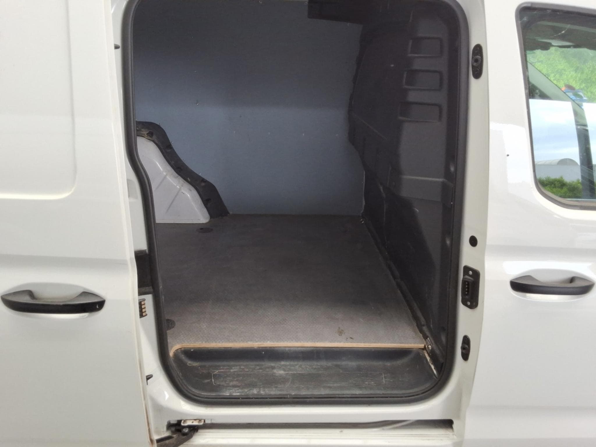 VW Caddy Cargo Maxi LW (2025) - Foto 5