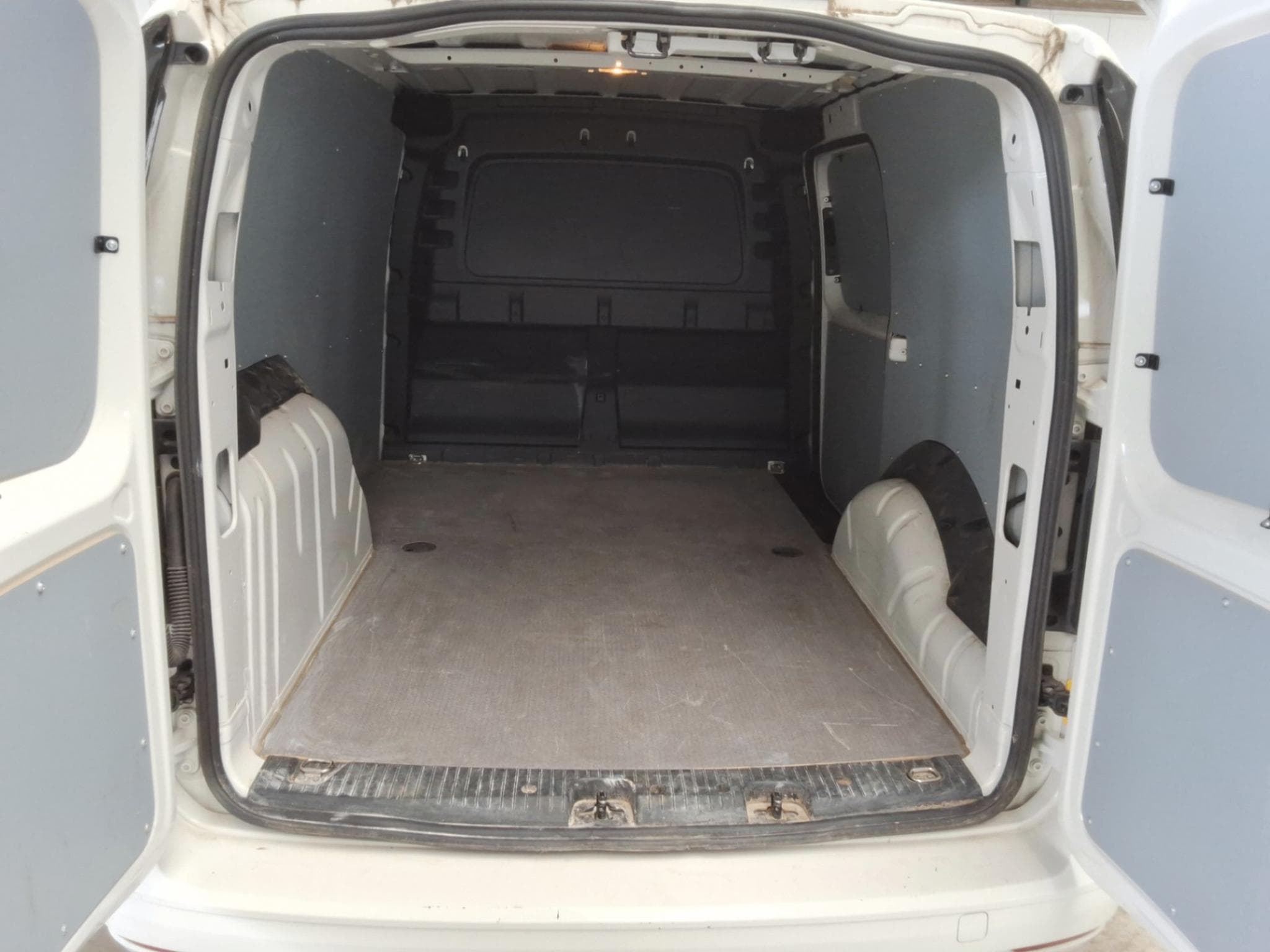 VW Caddy Cargo Maxi LW (2025) - Foto 6