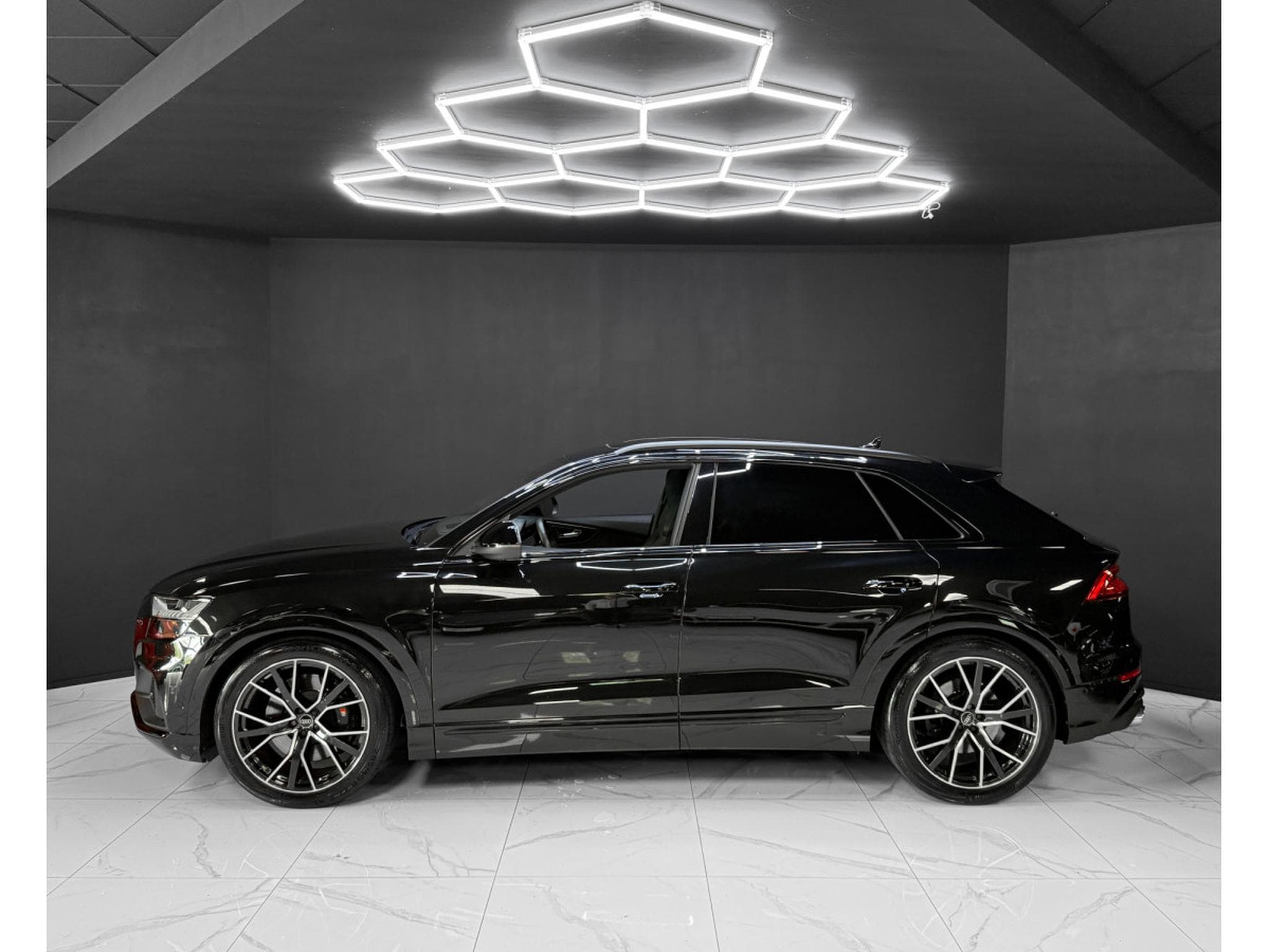 Audi SQ8 4.0 TFSI / MATRIX / B&O / PANO / HEAD-UP / 360° (2023) - Photo 2