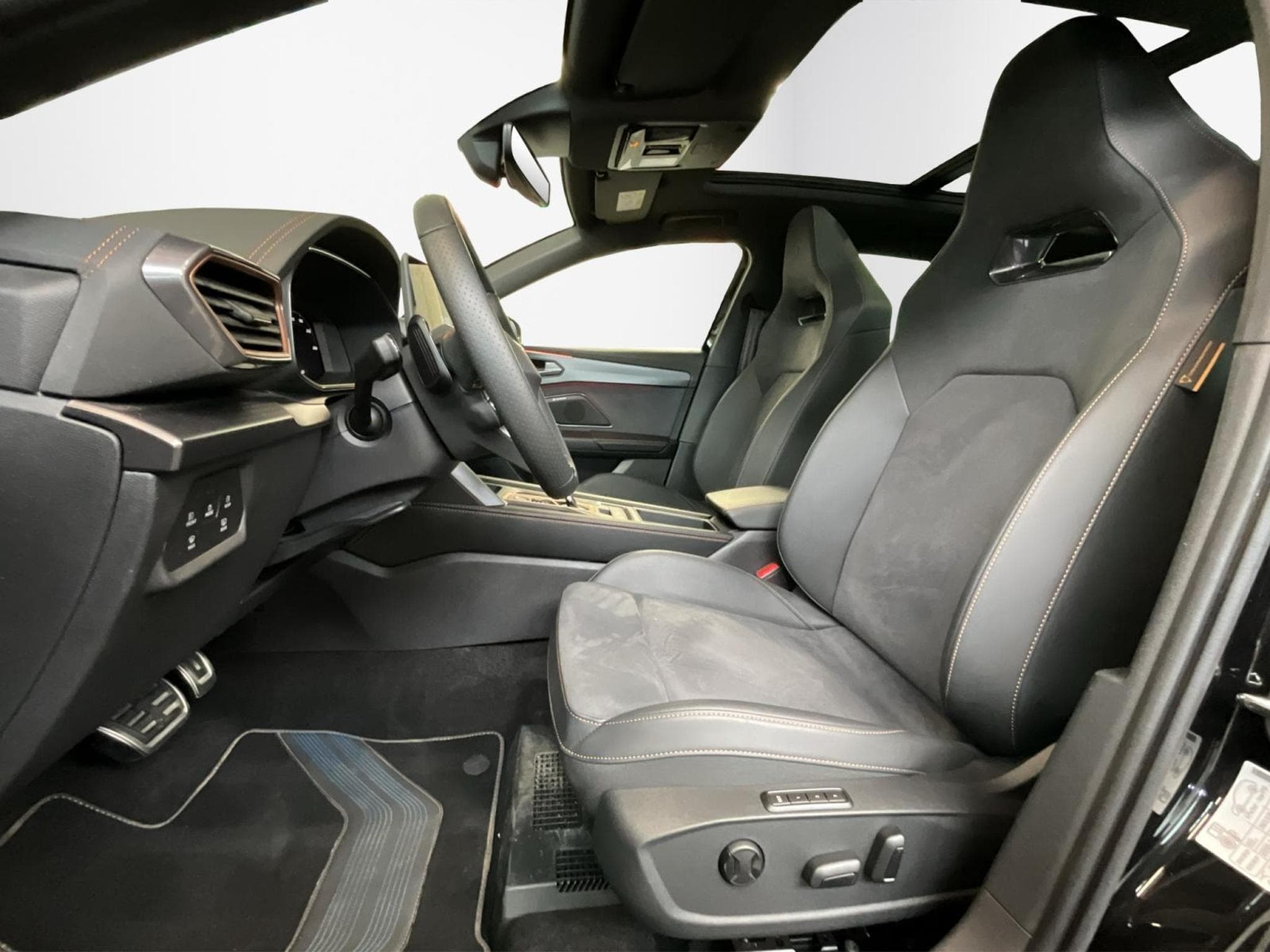 Cupra Leon Sportstourer+TDI+DSG+Sennheiser+Pure-Perf.+Dynamic-Design (2025) - Photo 11